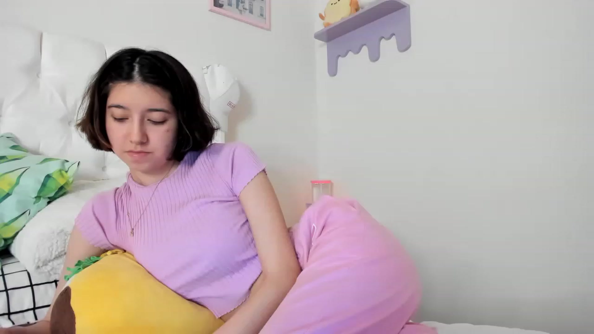 Gallery image thumbnail from Cherrycute666's myfreecams stream on, 06/04/2023, 15:14 image 1 of 20