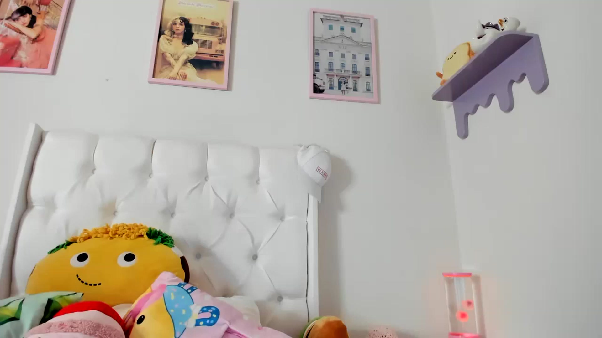 Gallery image thumbnail from Cherrycute666's myfreecams stream on, 06/06/2023, 24:24 image 12 of 20