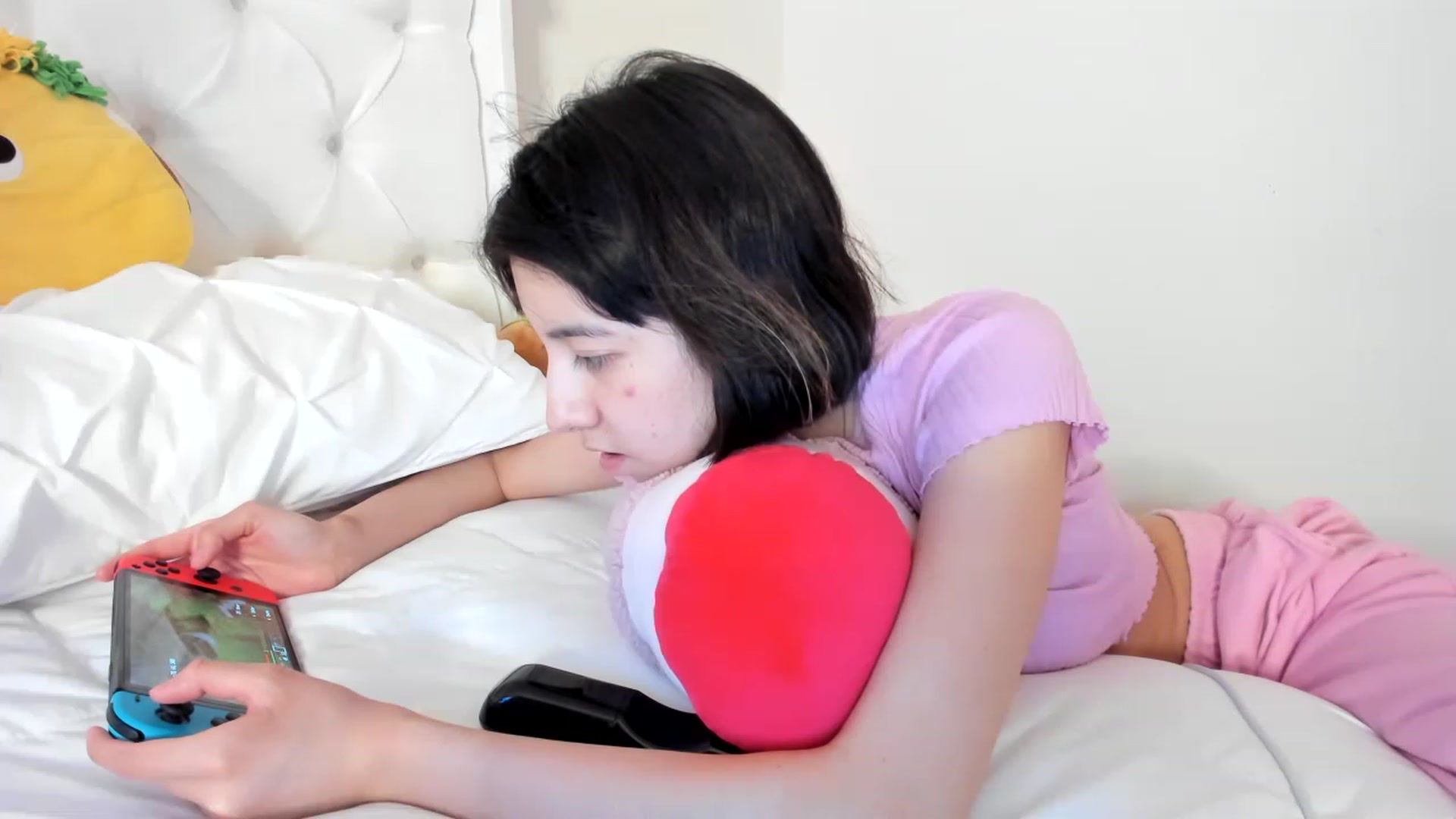 Gallery image thumbnail from Cherrycute666's myfreecams stream on, 06/06/2023, 03:21 image 9 of 20
