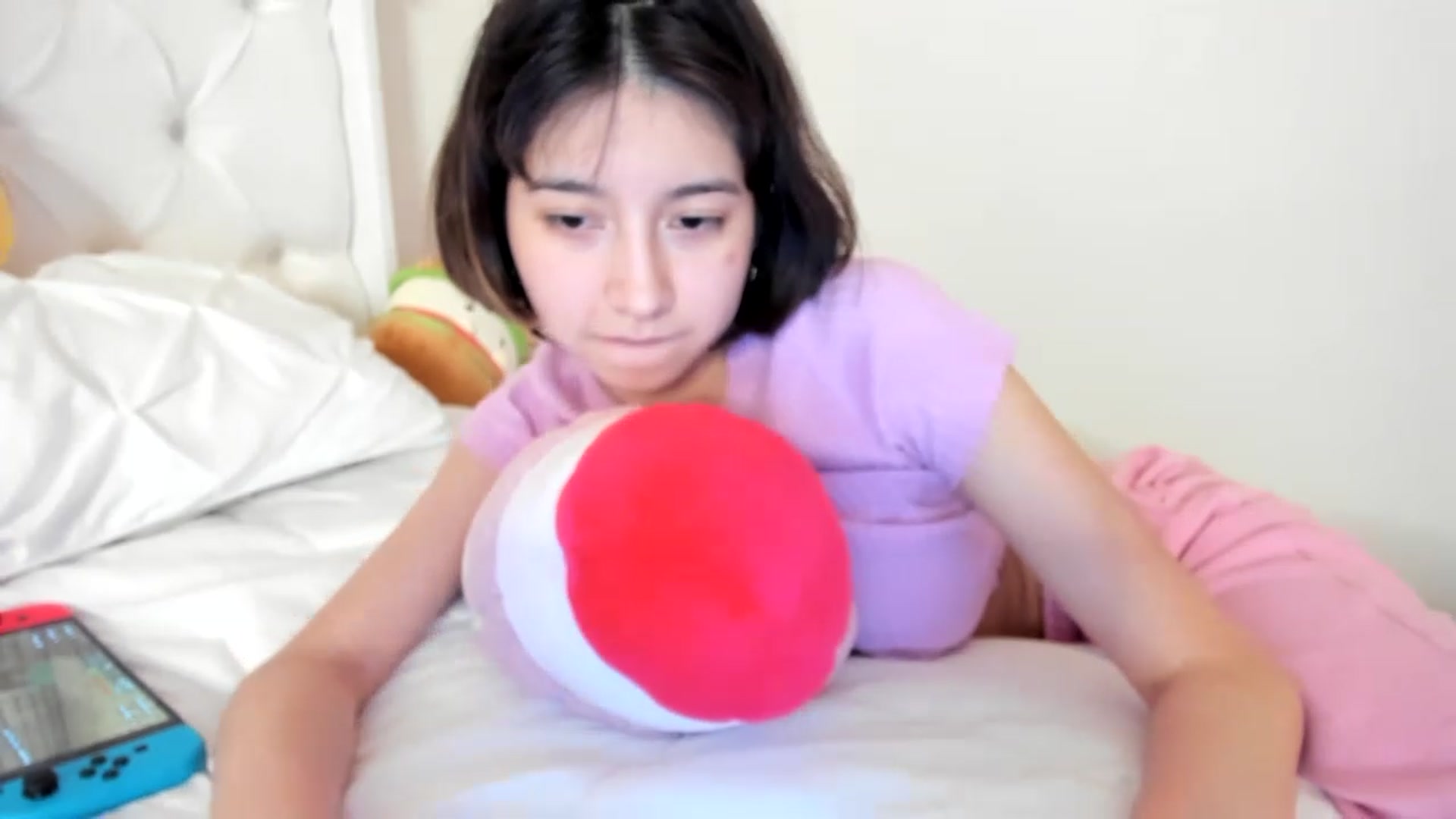 Gallery image thumbnail from Cherrycute666's myfreecams stream on, 06/06/2023, 03:21 image 10 of 20