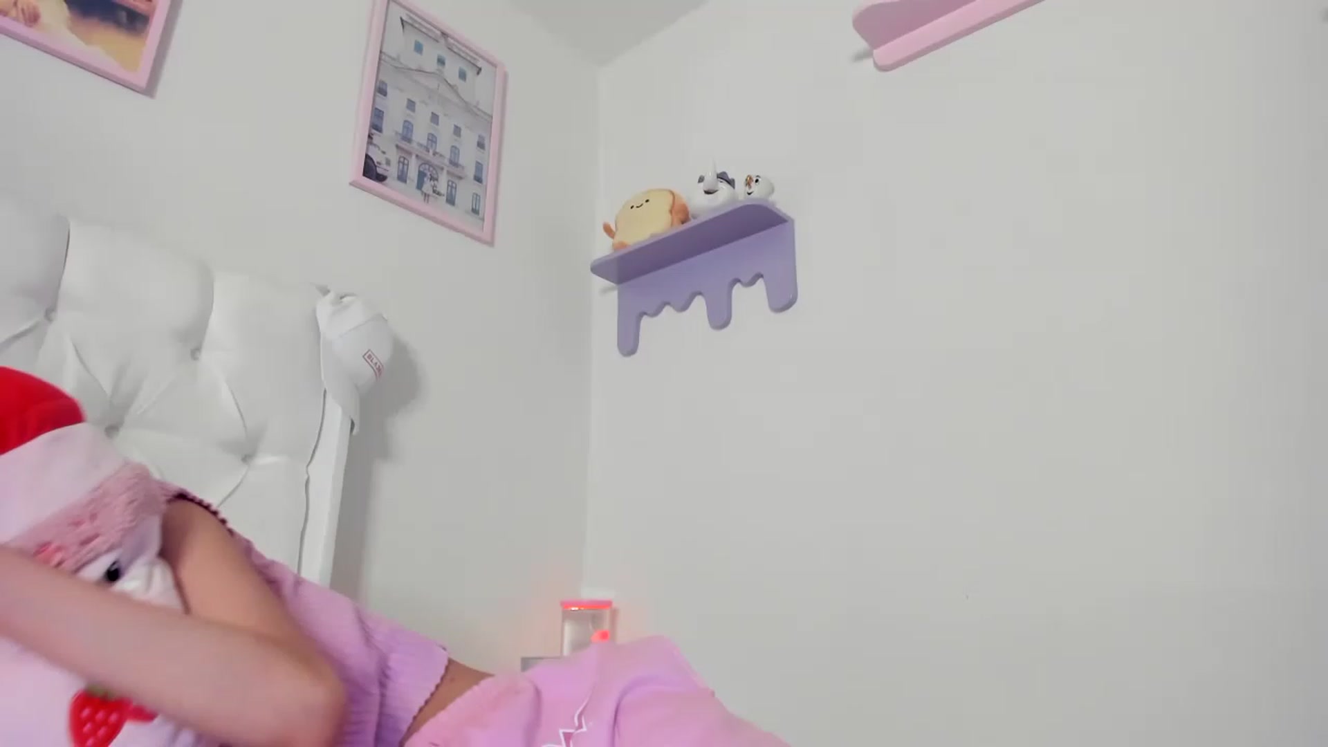 Gallery image thumbnail from Cherrycute666's myfreecams stream on, 06/06/2023, 03:21 image 2 of 20