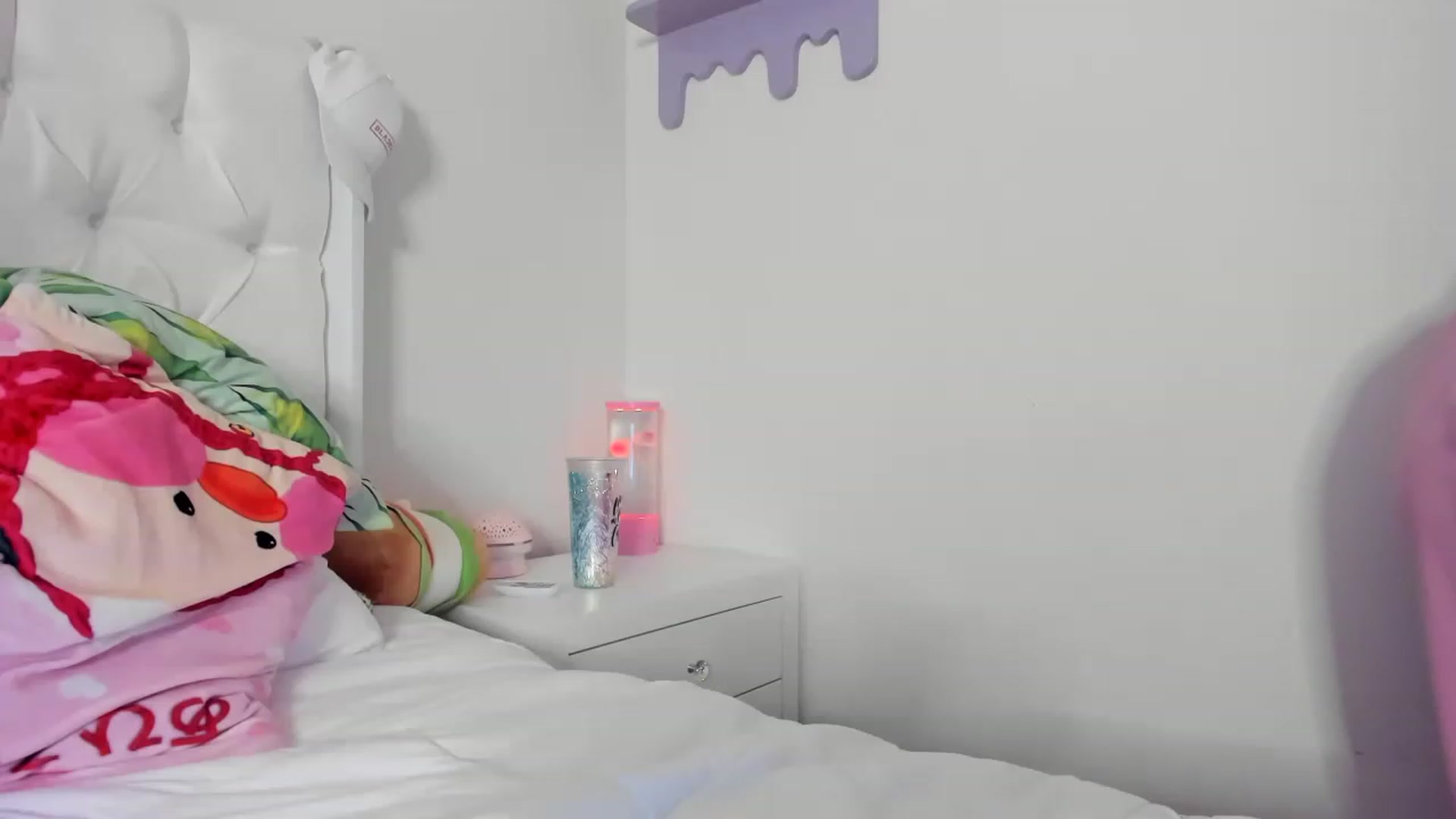 Gallery image thumbnail from Cherrycute666's myfreecams stream on, 06/06/2023, 06:19 image 15 of 20