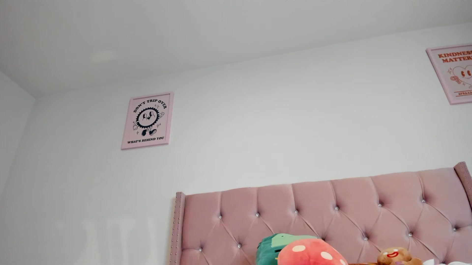 Gallery image thumbnail from Cherrycute666's myfreecams stream on, 06/06/2023, 08:38 image 15 of 20