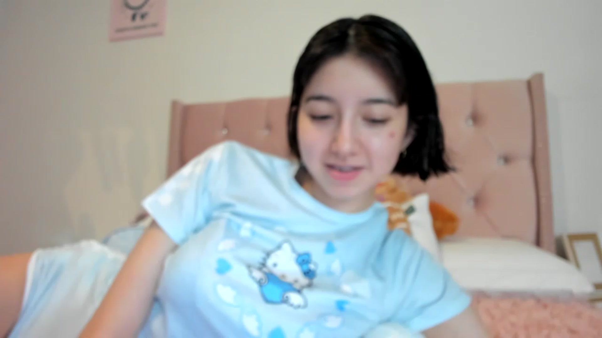 Gallery image thumbnail from Cherrycute666's myfreecams stream on, 06/06/2023, 08:38 image 16 of 20