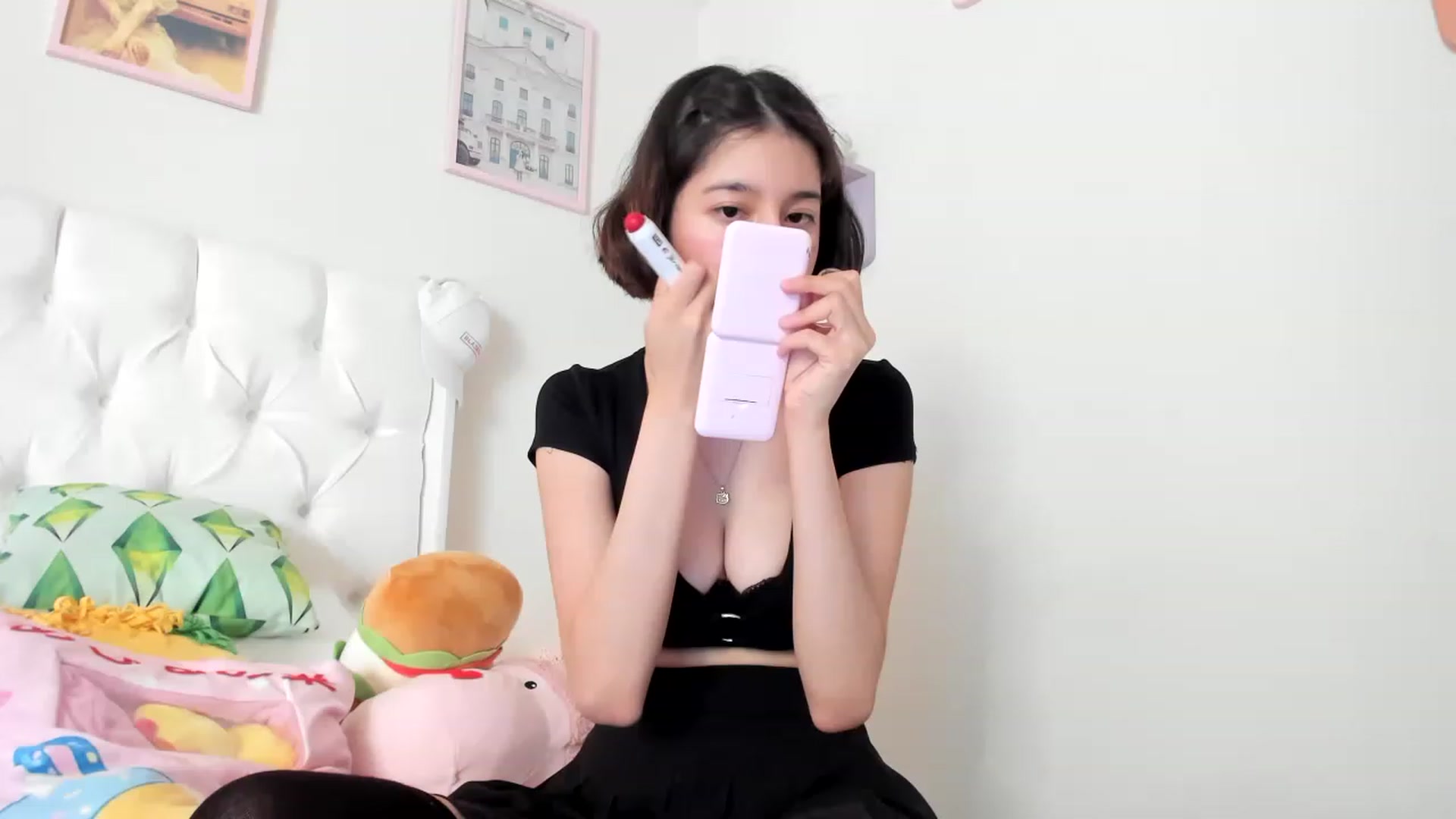 Gallery image thumbnail from Cherrycute666's myfreecams stream on, 06/07/2023, 19:24 image 10 of 20