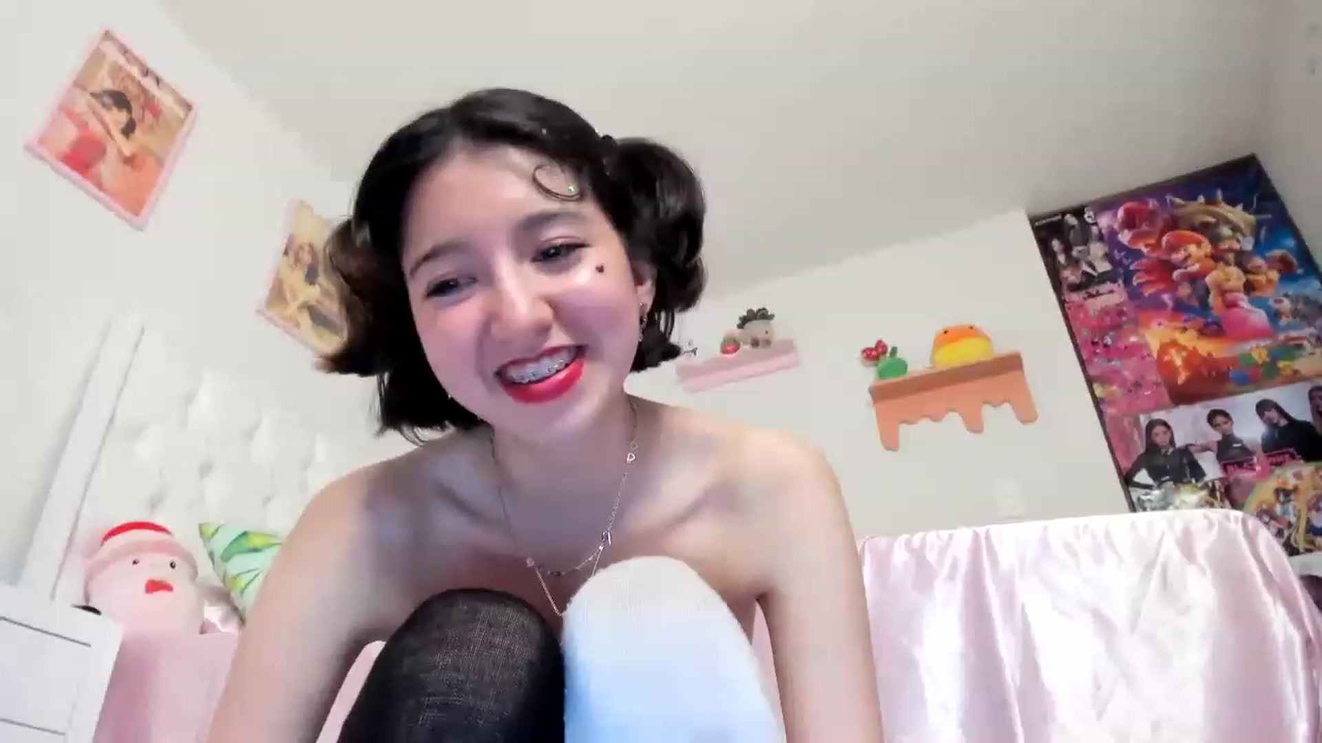 Gallery image thumbnail from Cherrycute666's myfreecams stream on, 06/08/2023, 04:33 image 16 of 20