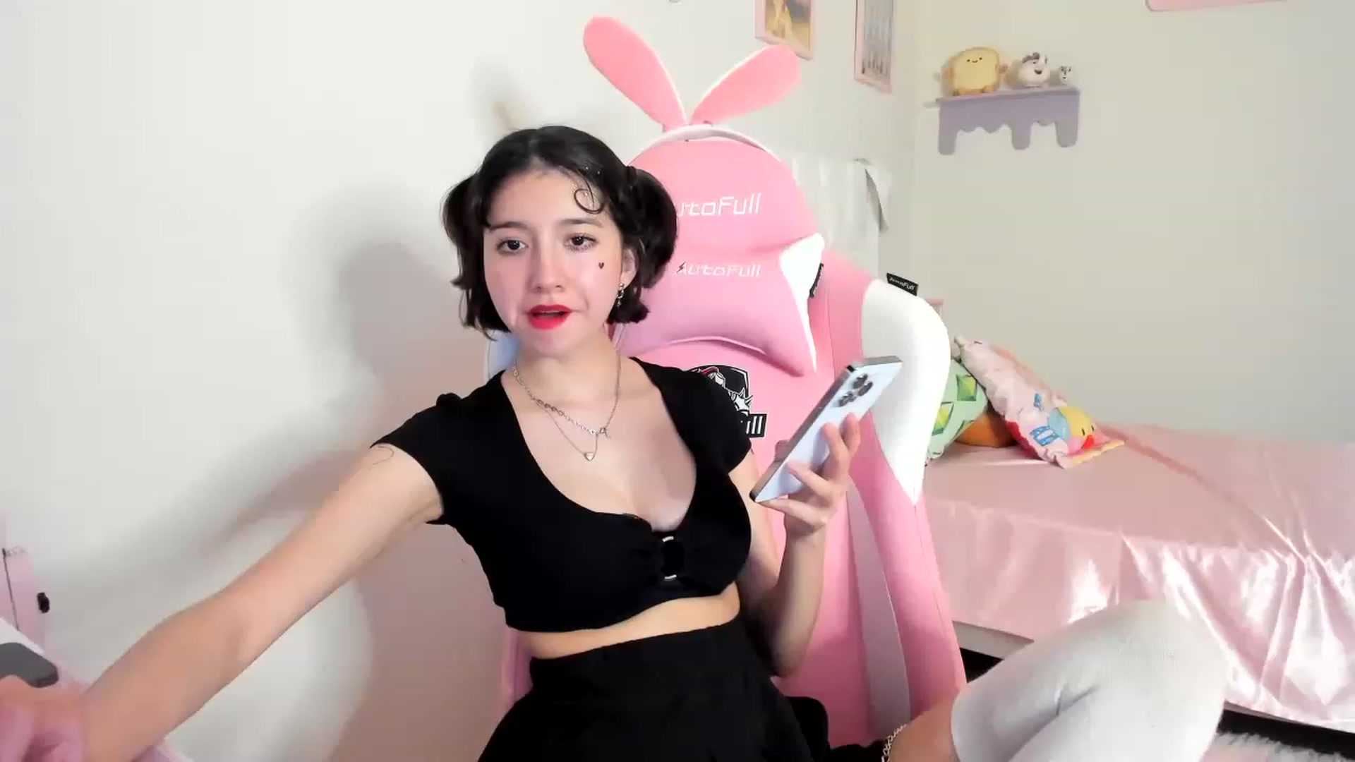 Gallery image thumbnail from Cherrycute666's myfreecams stream on, 06/08/2023, 05:04 image 19 of 20