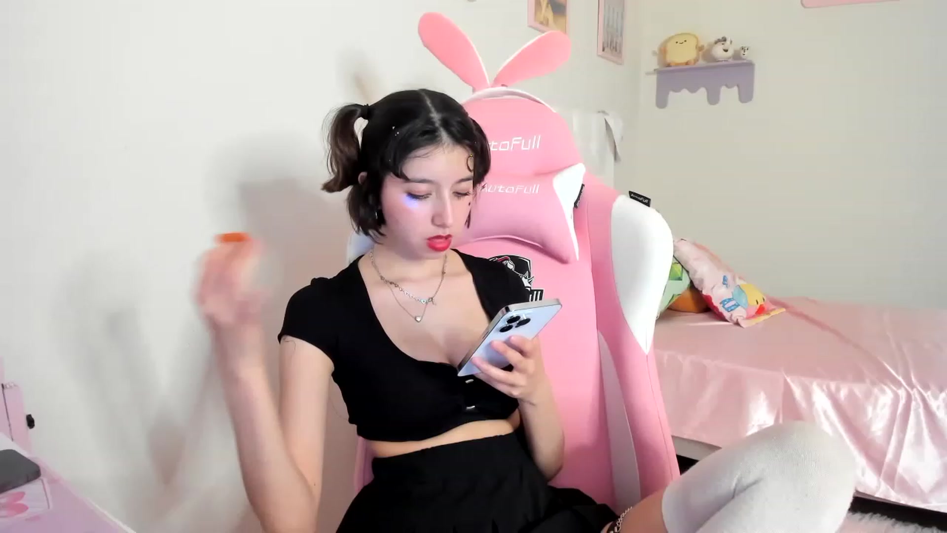 Gallery image thumbnail from Cherrycute666's myfreecams stream on, 06/08/2023, 05:04 image 18 of 20
