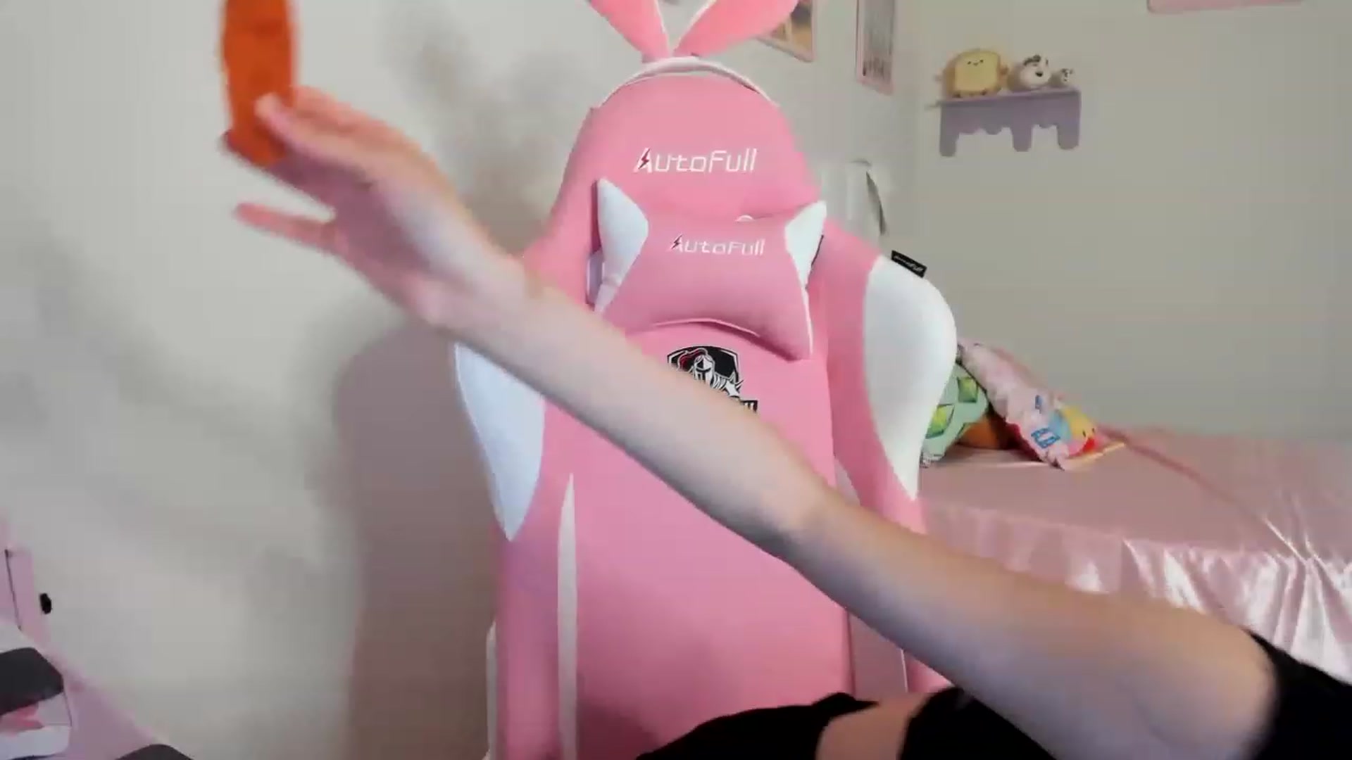 Gallery image thumbnail from Cherrycute666's myfreecams stream on, 06/08/2023, 05:04 image 15 of 20