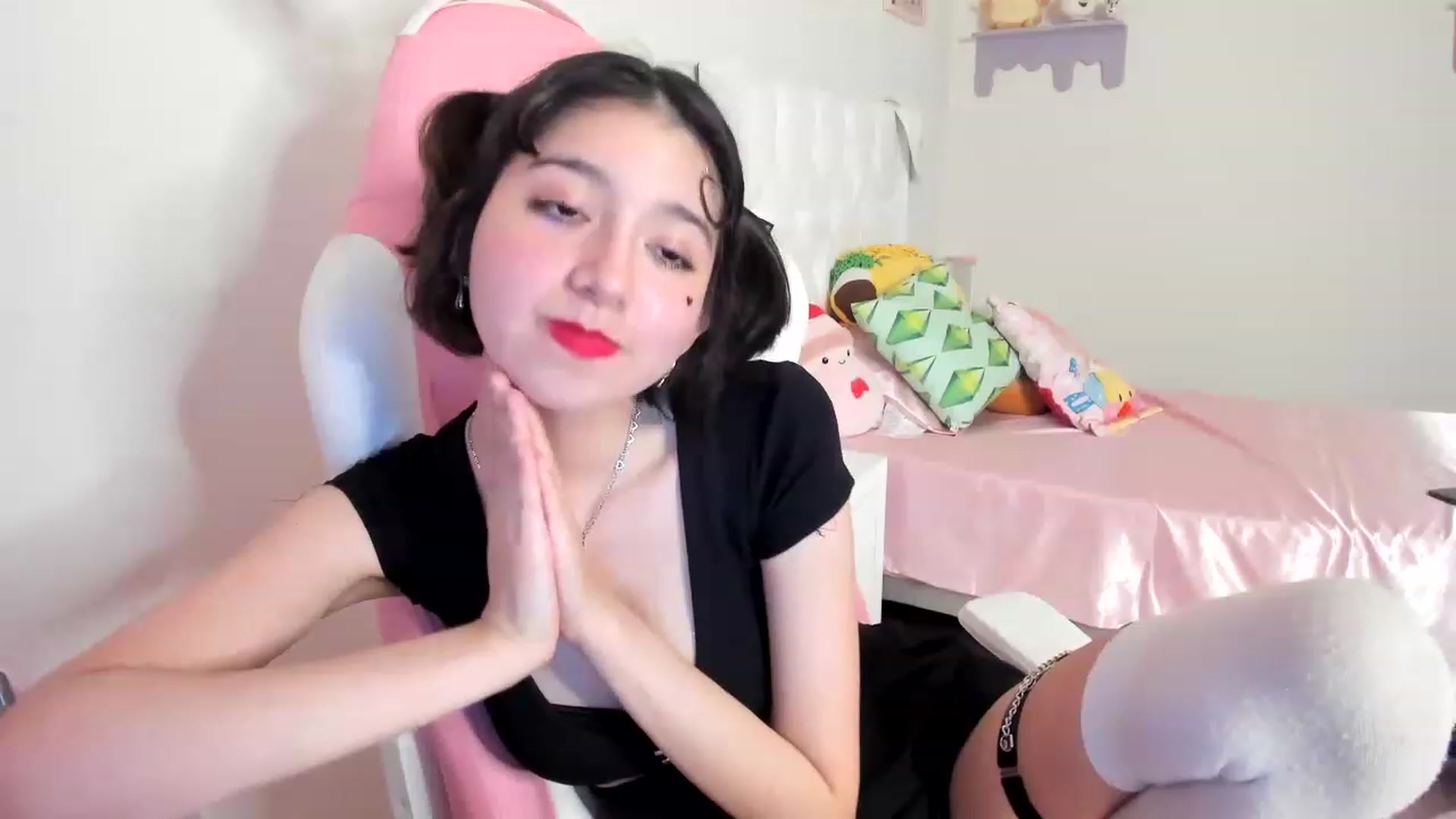 Gallery image thumbnail from Cherrycute666's myfreecams stream on, 06/08/2023, 05:04 image 5 of 20