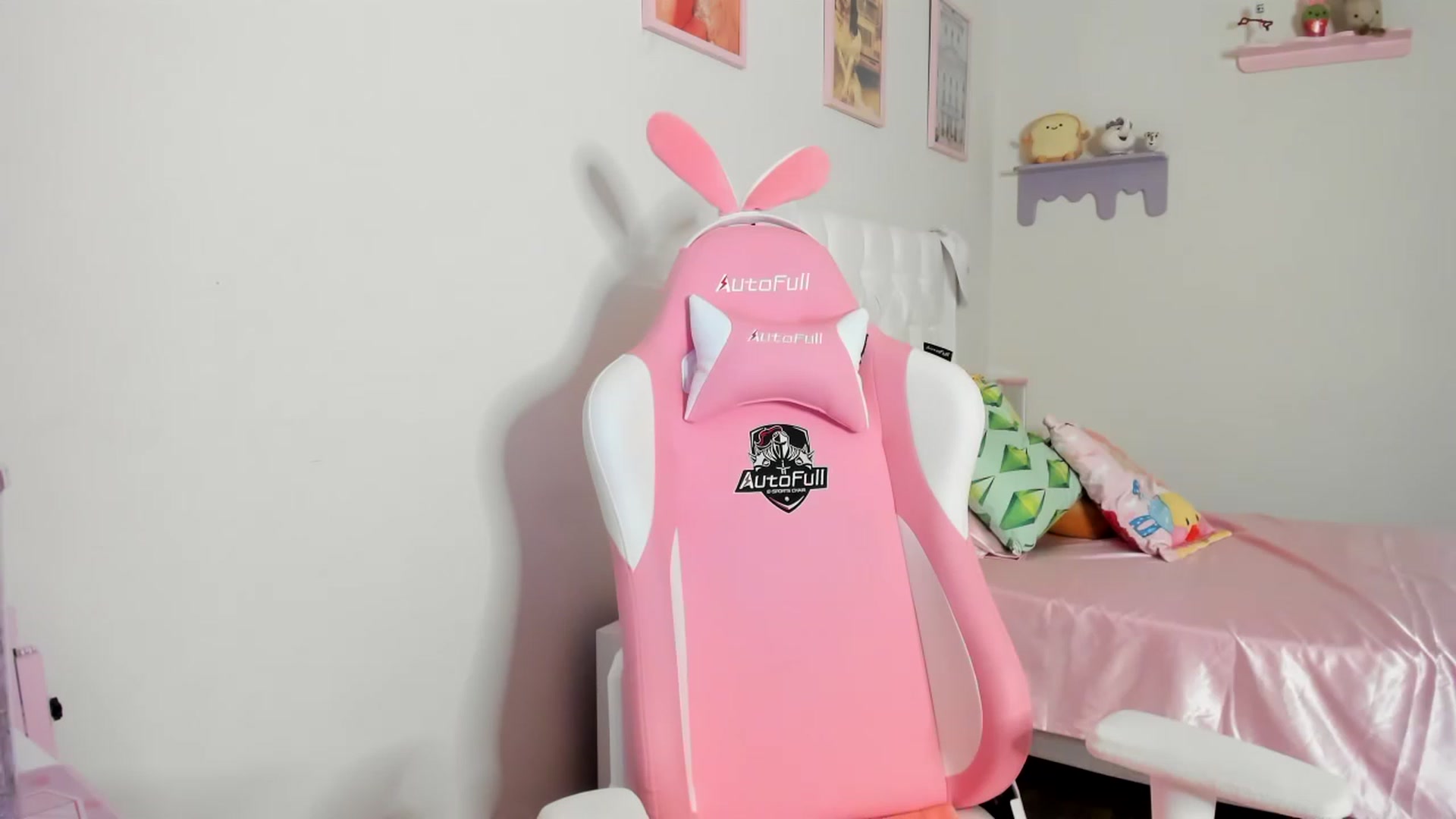 Gallery image thumbnail from Cherrycute666's myfreecams stream on, 06/08/2023, 06:03 image 20 of 20