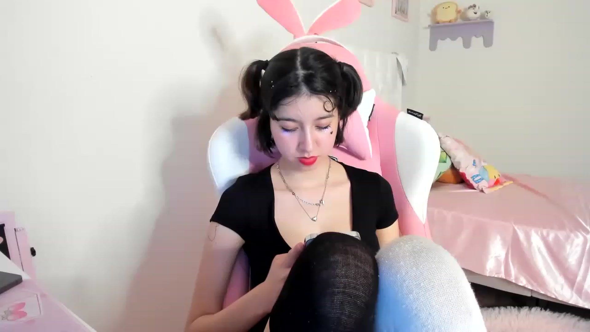 Gallery image thumbnail from Cherrycute666's myfreecams stream on, 06/08/2023, 06:03 image 5 of 20
