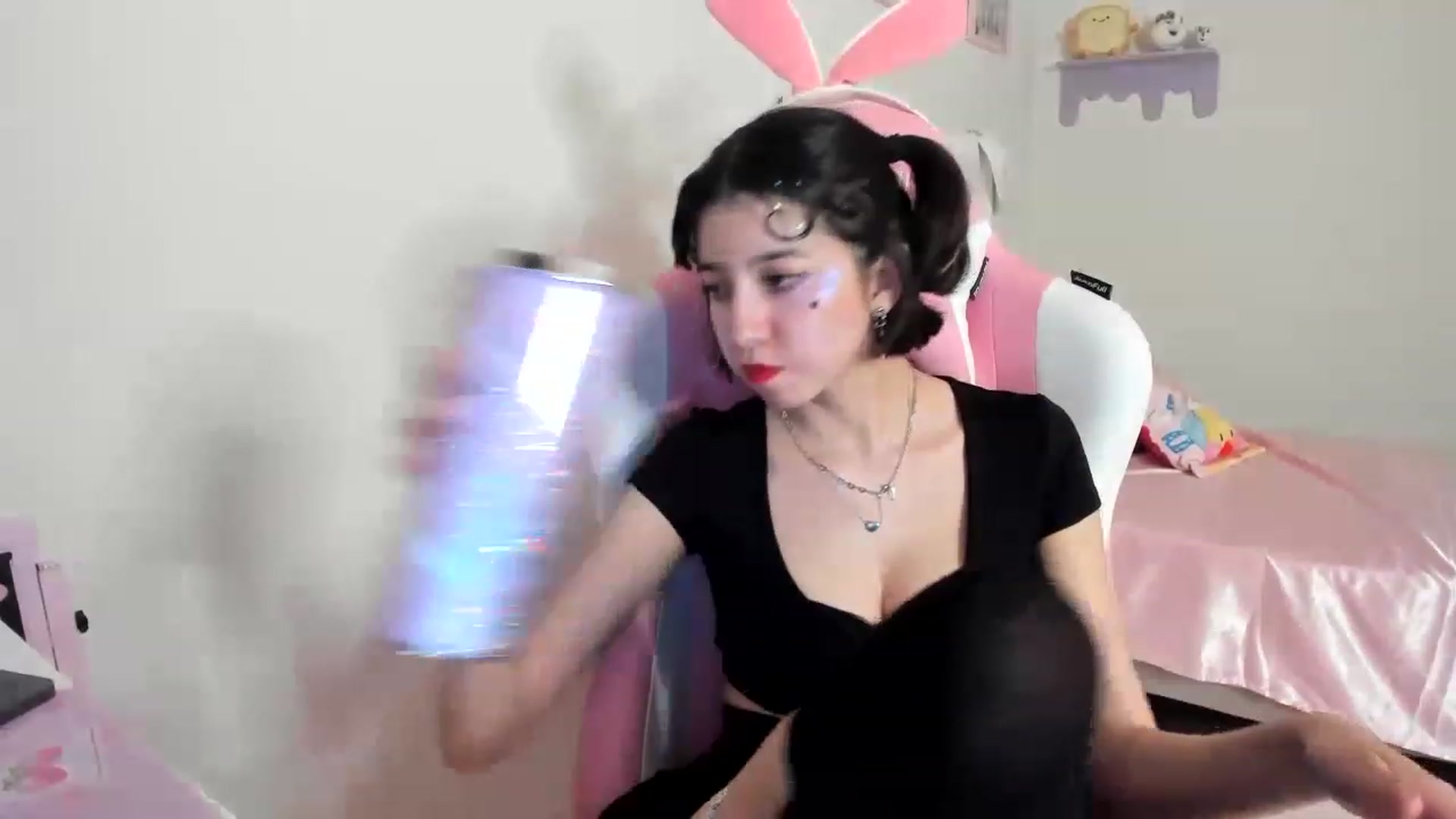 Gallery image thumbnail from Cherrycute666's myfreecams stream on, 06/08/2023, 06:03 image 3 of 20