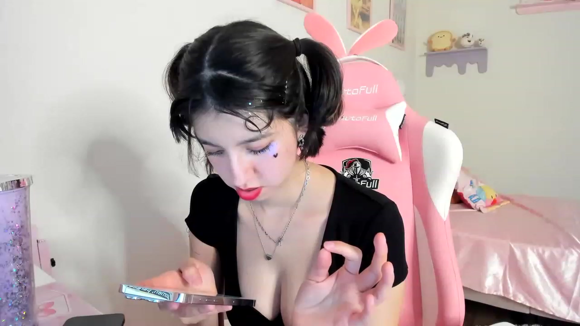 Gallery image thumbnail from Cherrycute666's myfreecams stream on, 06/08/2023, 06:59 image 16 of 20