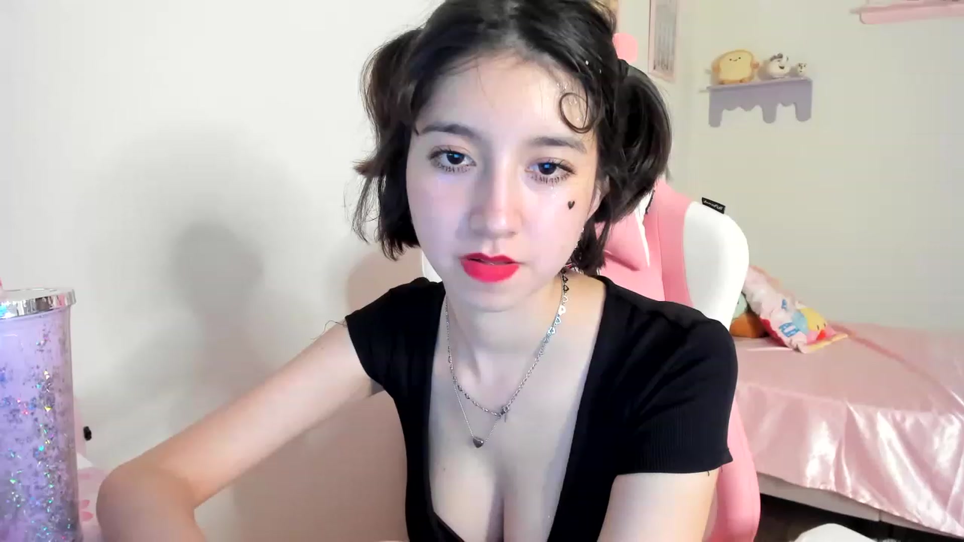 Gallery image thumbnail from Cherrycute666's myfreecams stream on, 06/08/2023, 06:59 image 11 of 20