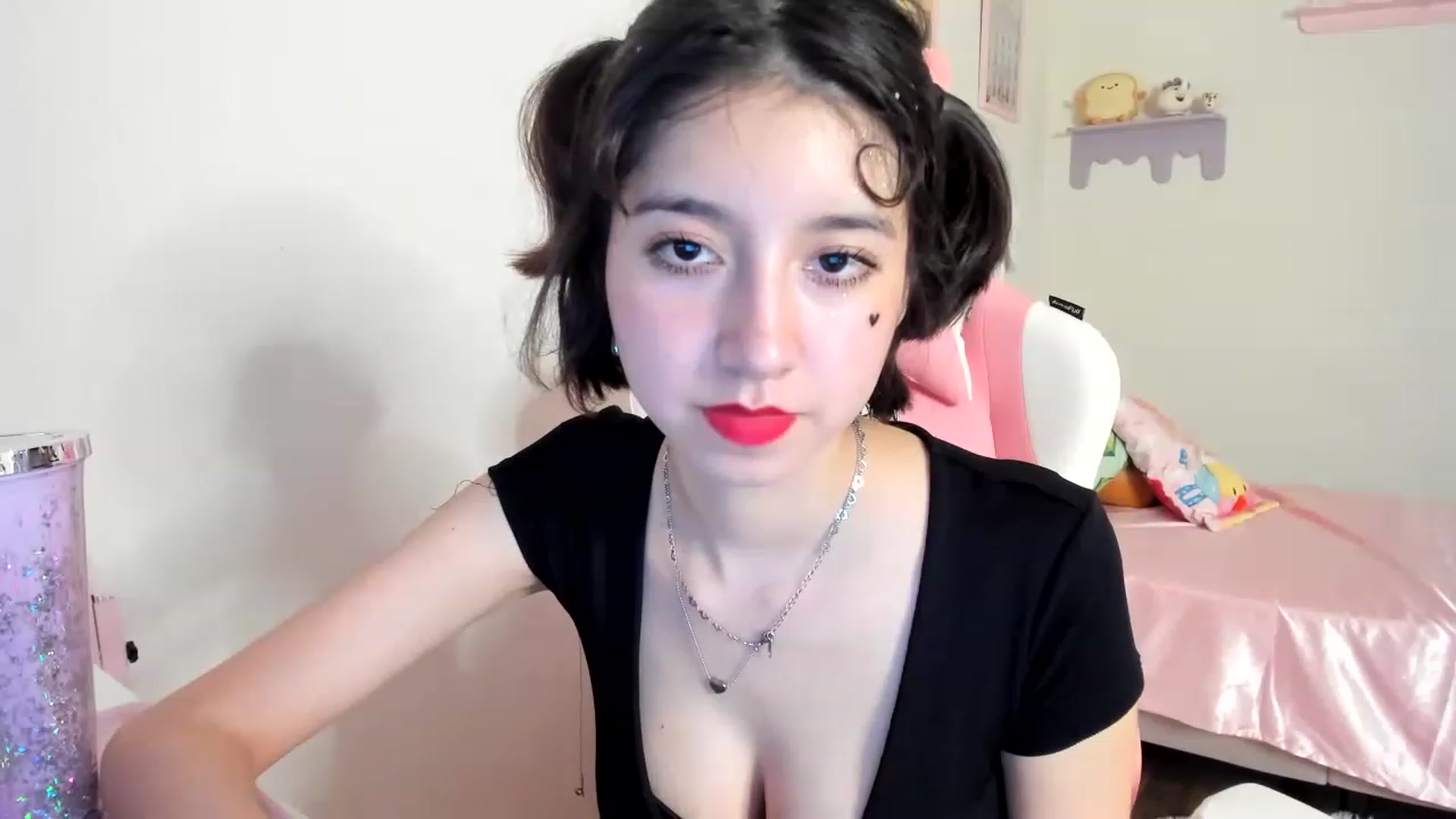 Gallery image thumbnail from Cherrycute666's myfreecams stream on, 06/08/2023, 06:59 image 14 of 20