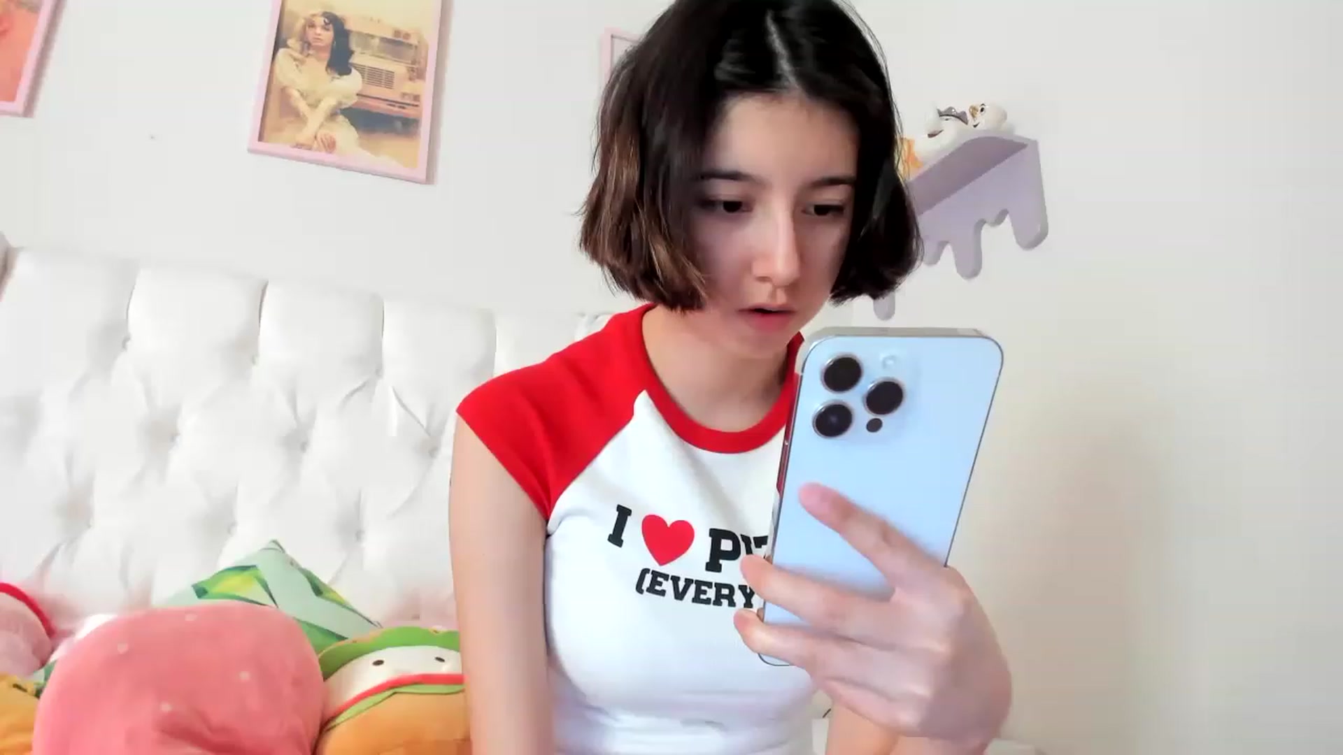 Gallery image thumbnail from Cherrycute666's myfreecams stream on, 06/08/2023, 22:13 image 8 of 20