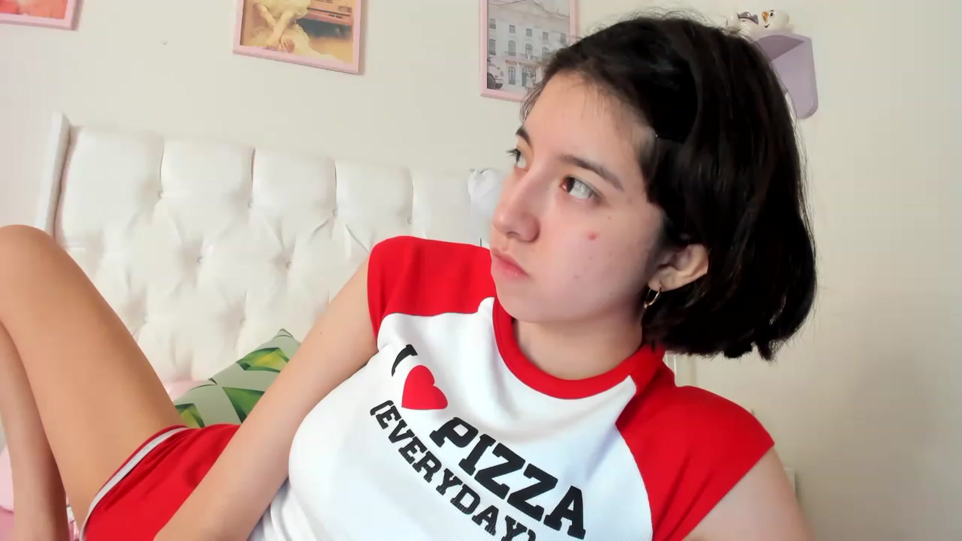 Gallery image thumbnail from Cherrycute666's myfreecams stream on, 06/08/2023, 22:13 image 20 of 20
