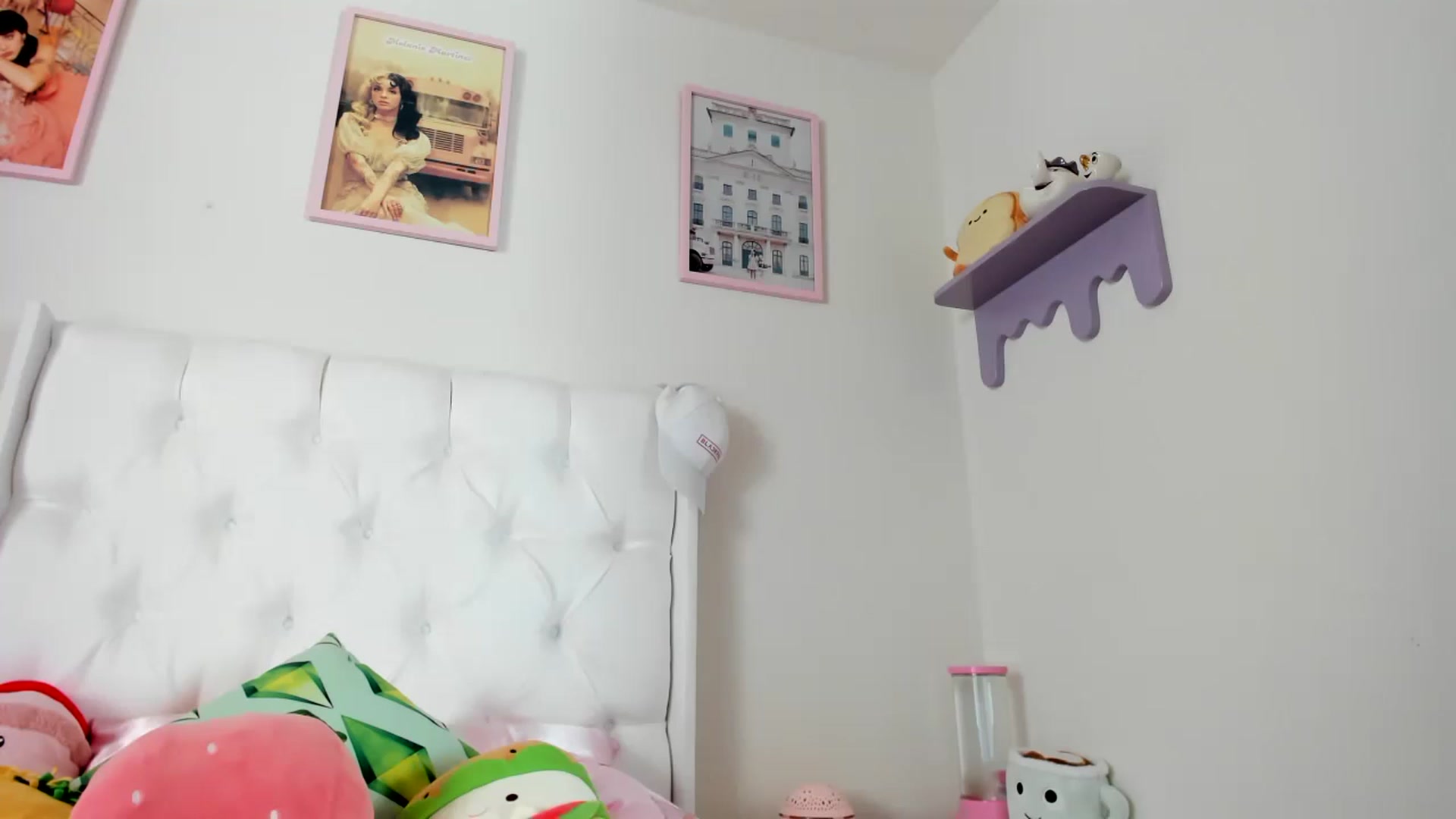 Gallery image thumbnail from Cherrycute666's myfreecams stream on, 06/08/2023, 22:13 image 17 of 20