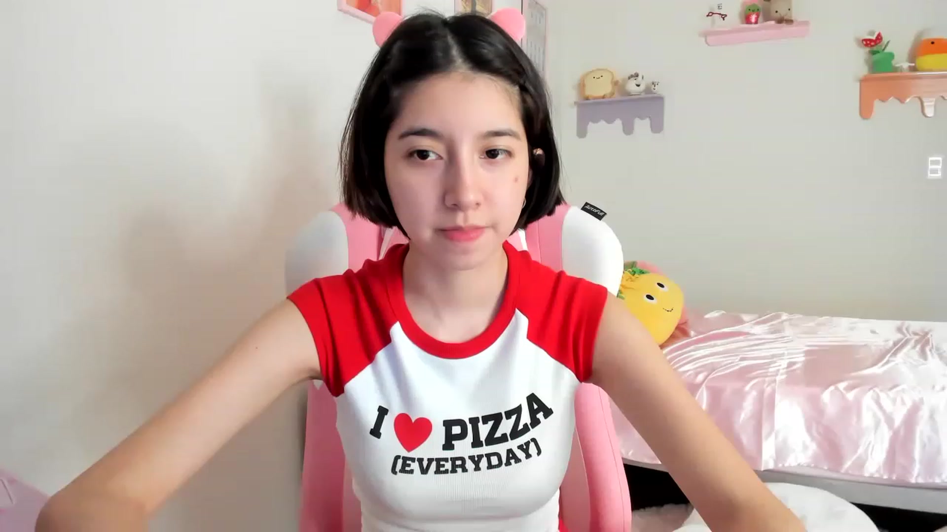 Gallery image thumbnail from Cherrycute666's myfreecams stream on, 06/09/2023, 24:04 image 10 of 20