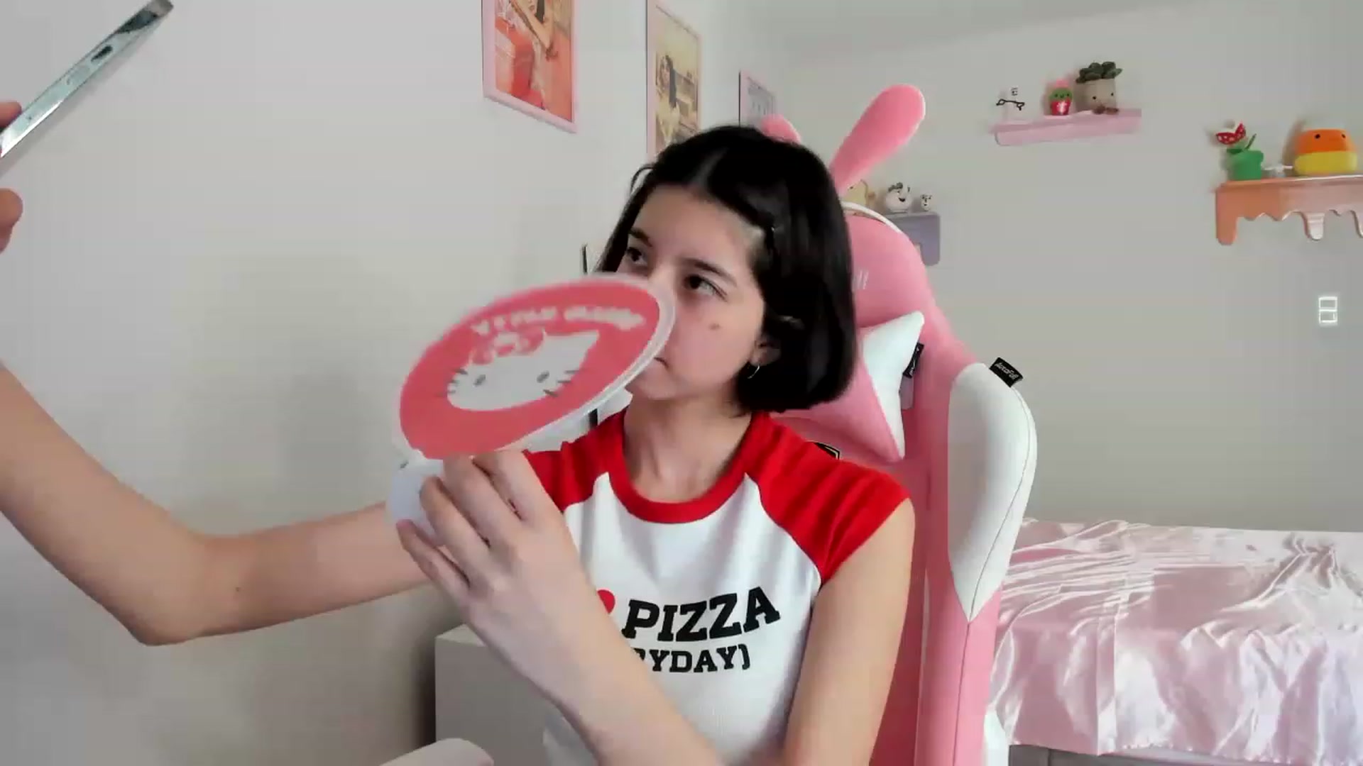 Gallery image thumbnail from Cherrycute666's myfreecams stream on, 06/09/2023, 24:04 image 3 of 20