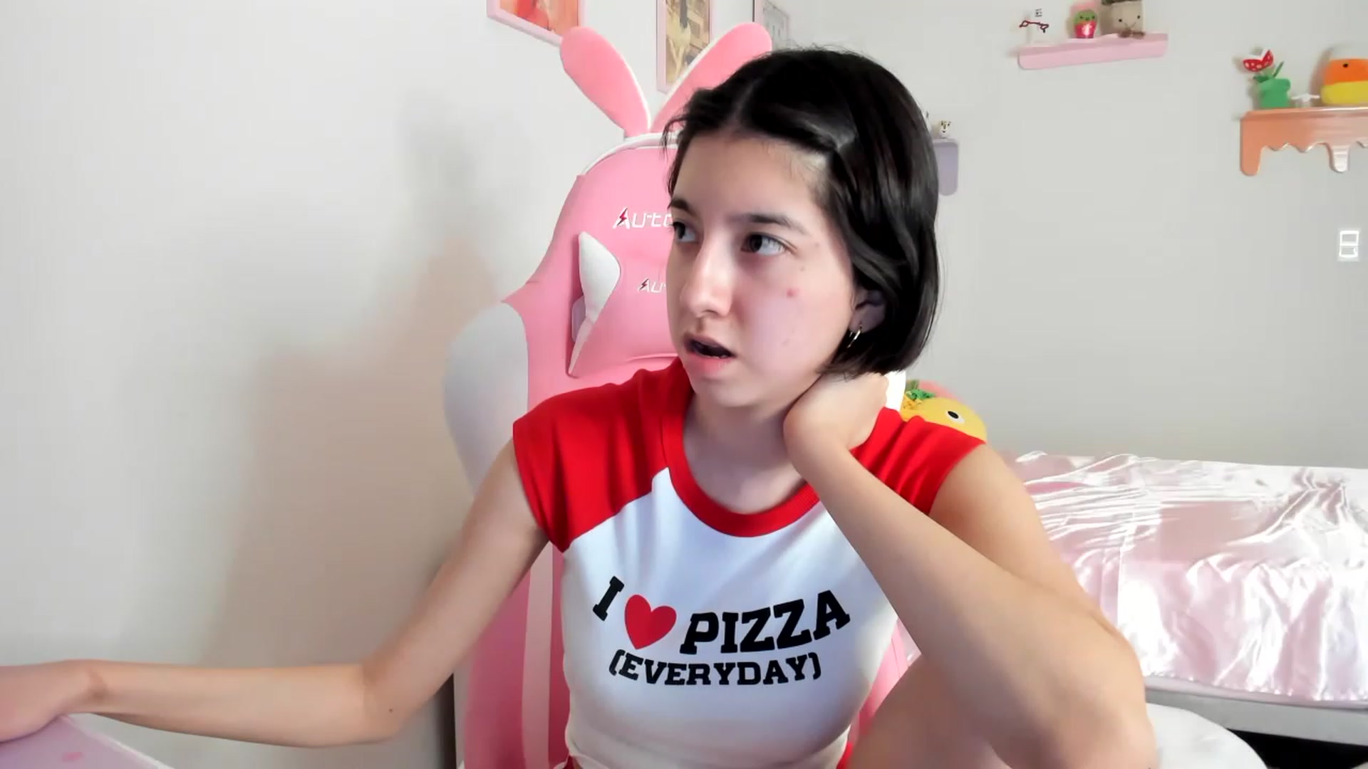 Gallery image thumbnail from Cherrycute666's myfreecams stream on, 06/09/2023, 24:04 image 16 of 20