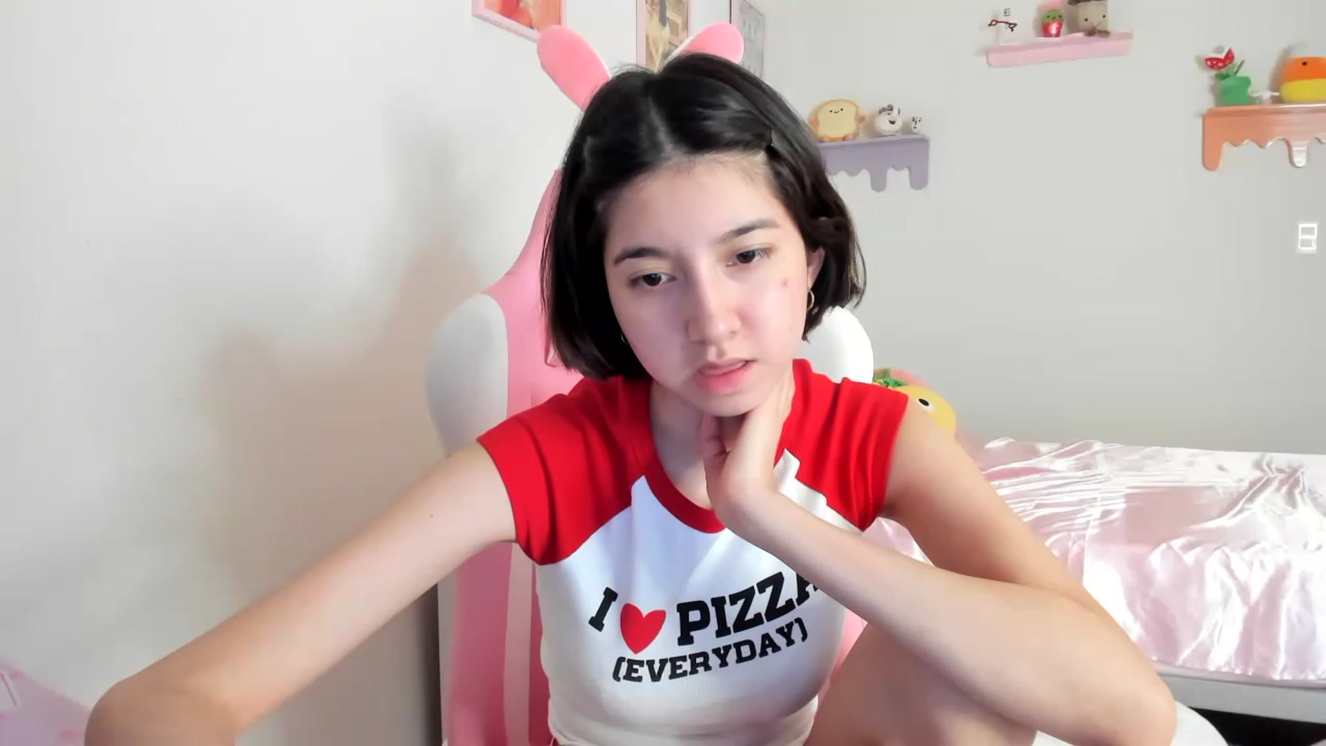 Gallery image thumbnail from Cherrycute666's myfreecams stream on, 06/09/2023, 24:04 image 17 of 20