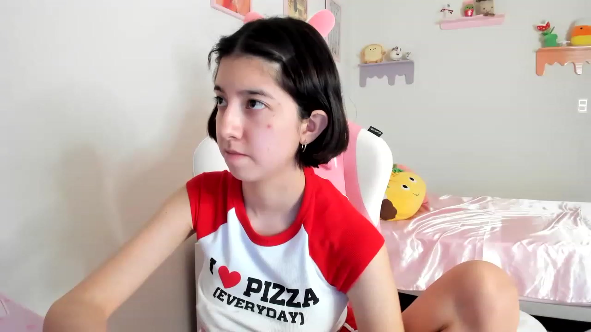 Gallery image thumbnail from Cherrycute666's myfreecams stream on, 06/09/2023, 24:04 image 19 of 20
