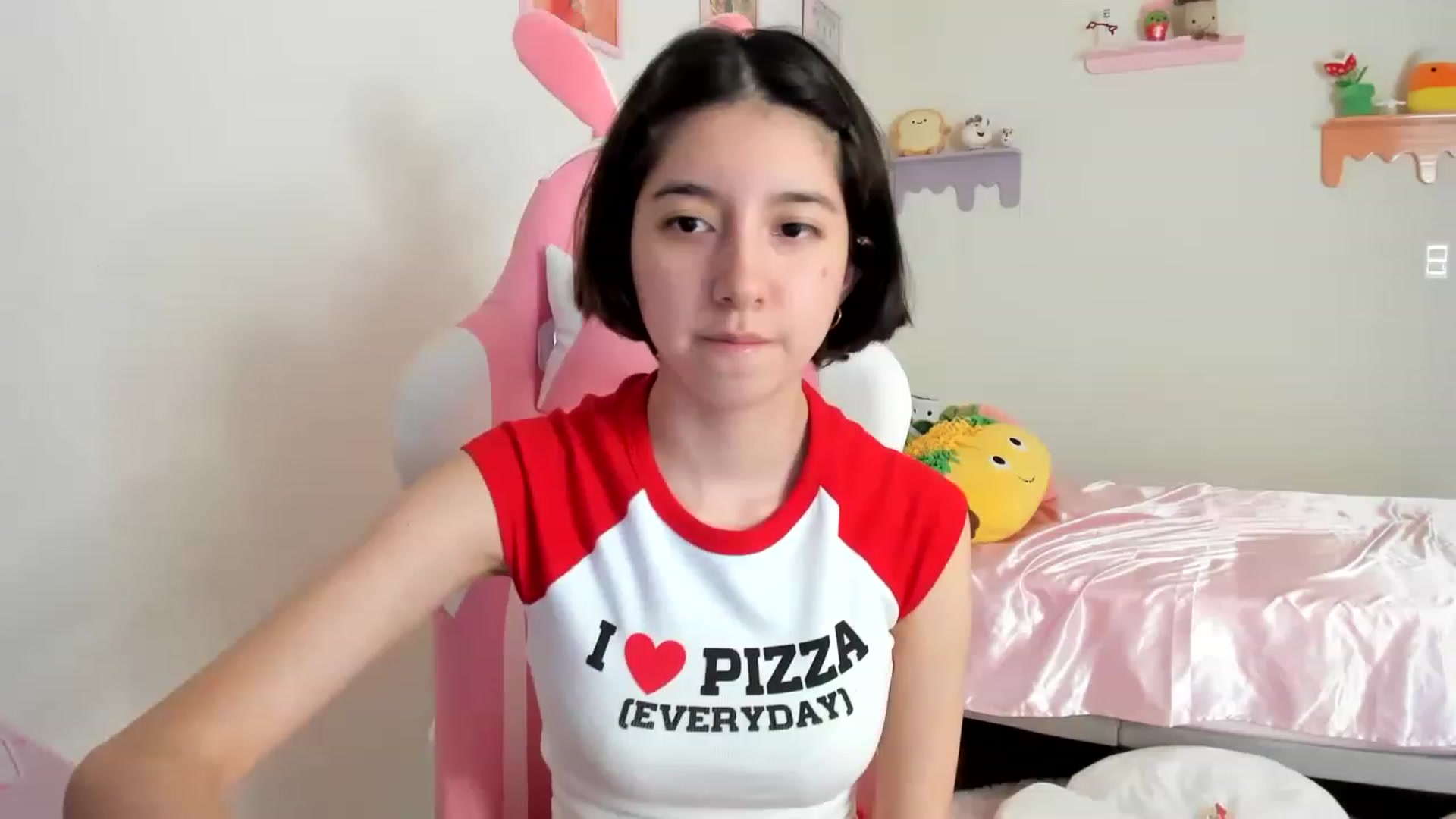 Gallery image thumbnail from Cherrycute666's myfreecams stream on, 06/09/2023, 24:04 image 8 of 20