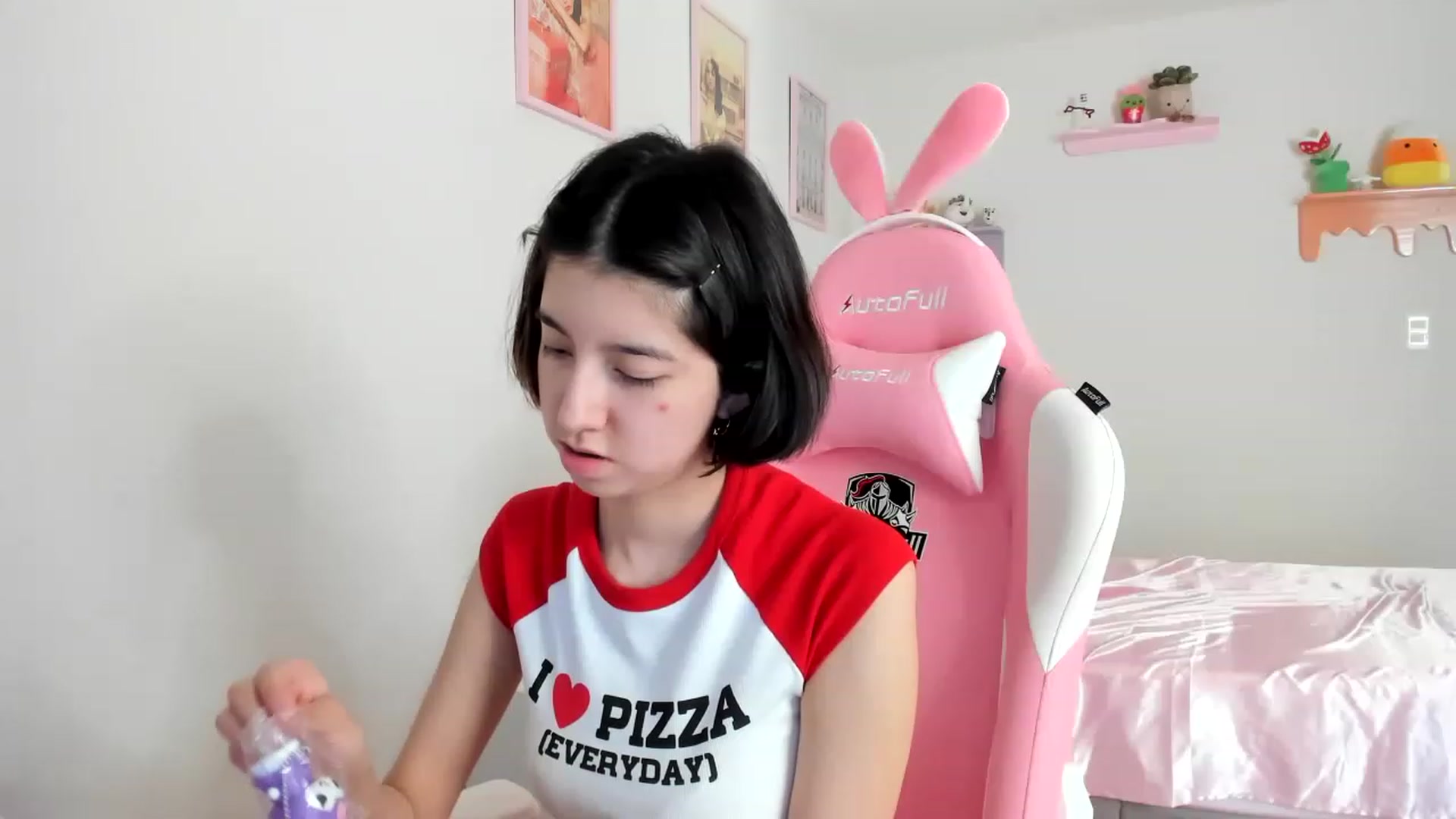 Gallery image thumbnail from Cherrycute666's myfreecams stream on, 06/09/2023, 24:04 image 4 of 20