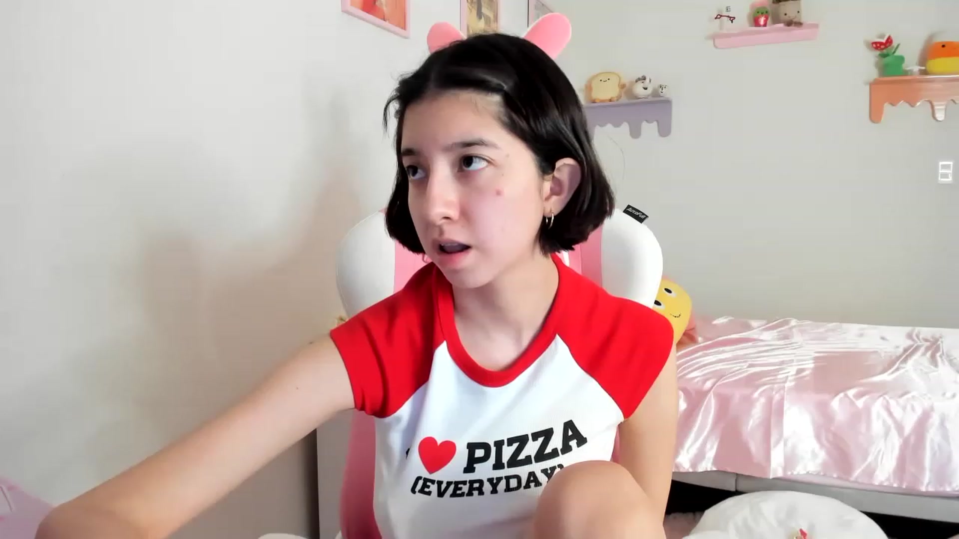 Gallery image thumbnail from Cherrycute666's myfreecams stream on, 06/09/2023, 24:04 image 20 of 20