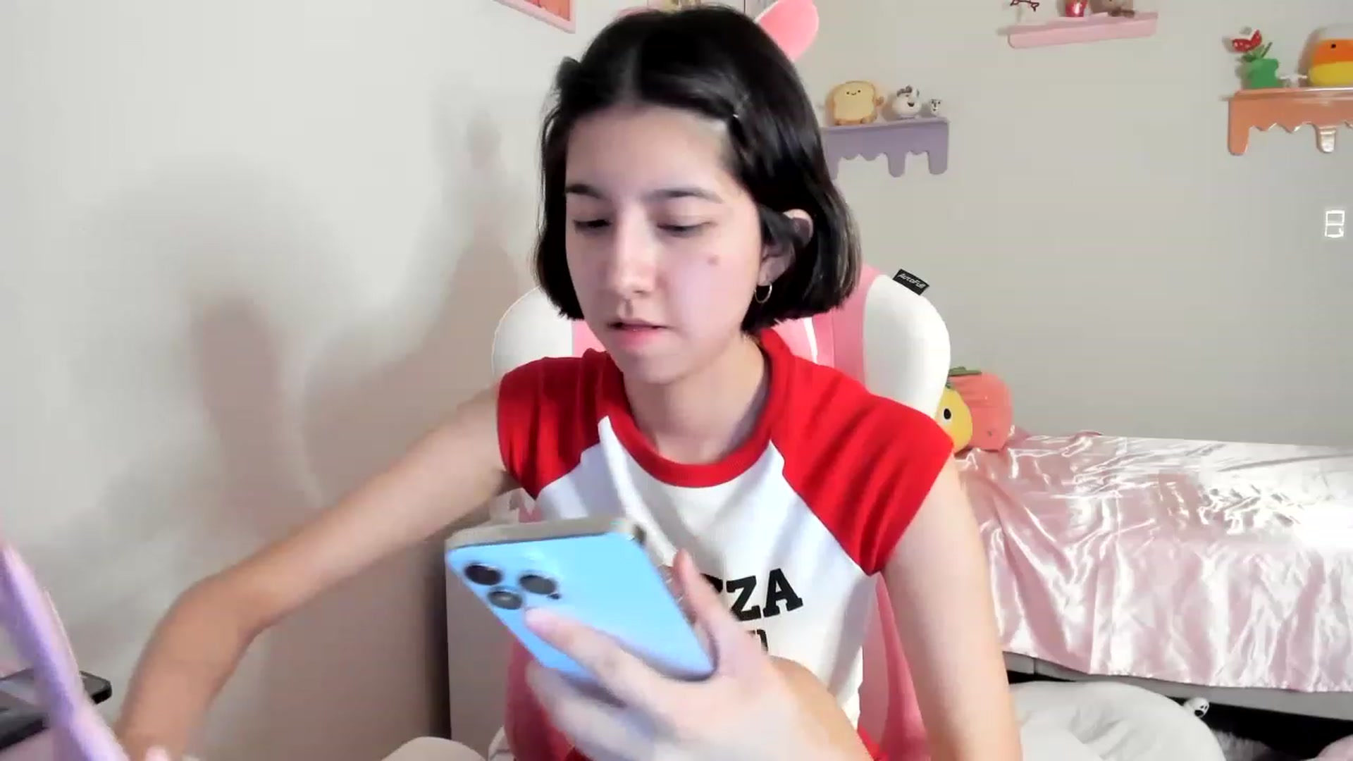 Gallery image thumbnail from Cherrycute666's myfreecams stream on, 06/09/2023, 02:30 image 15 of 20