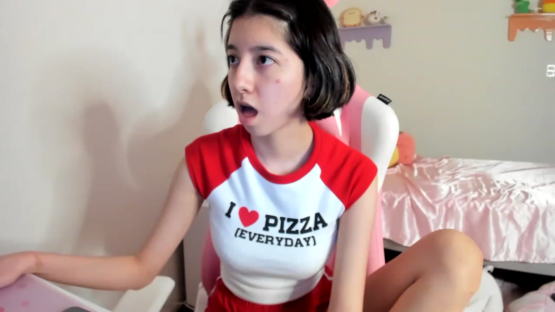 Gallery image thumbnail from Cherrycute666's myfreecams stream on, 06/09/2023, 02:30 image 9 of 20