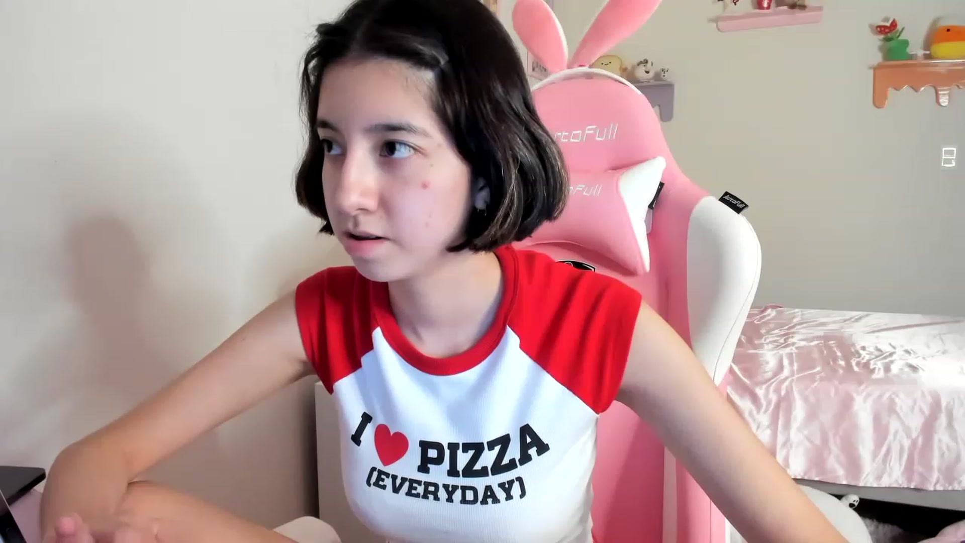 Gallery image thumbnail from Cherrycute666's myfreecams stream on, 06/09/2023, 02:30 image 17 of 20