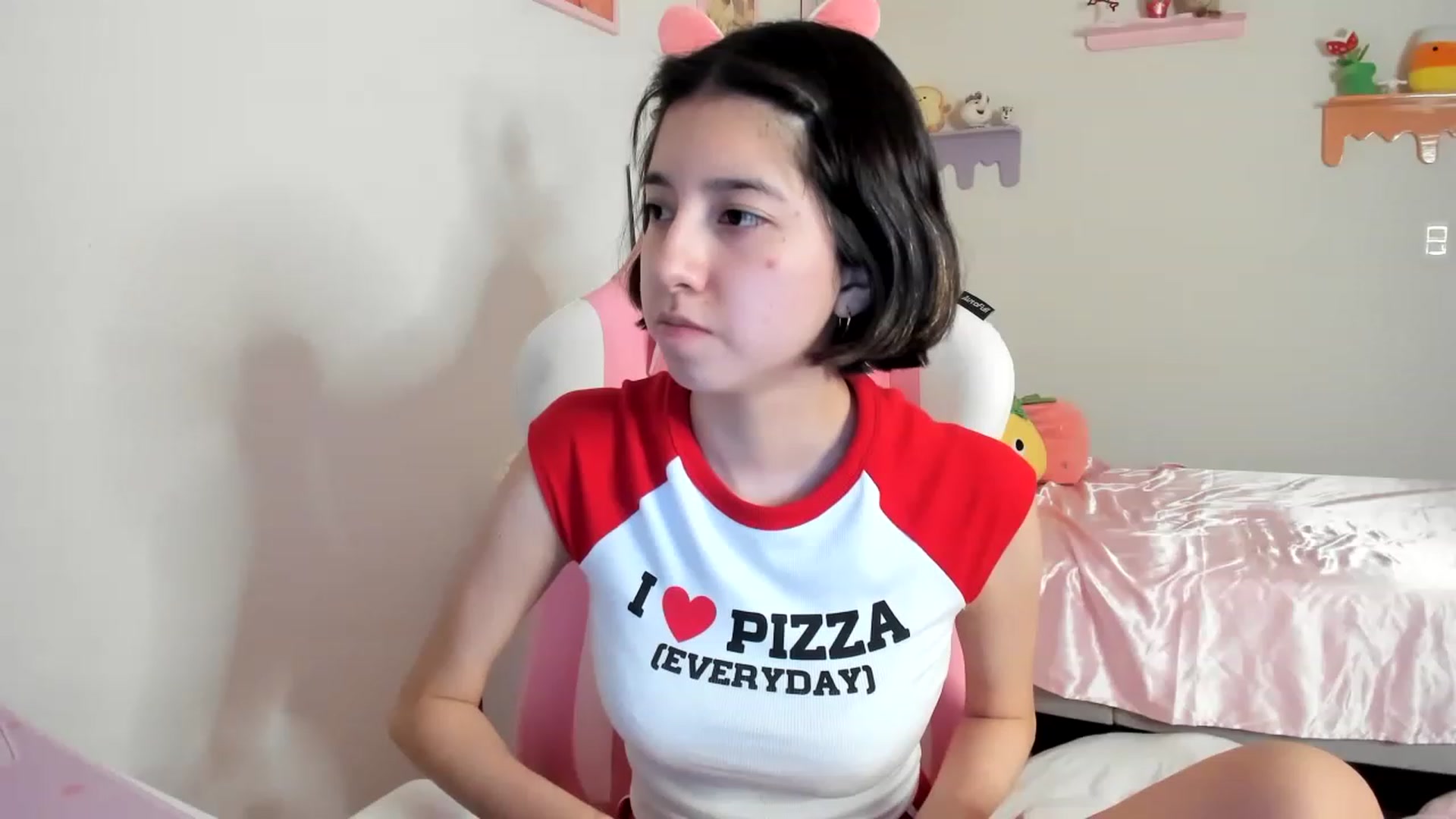 Gallery image thumbnail from Cherrycute666's myfreecams stream on, 06/09/2023, 02:30 image 12 of 20