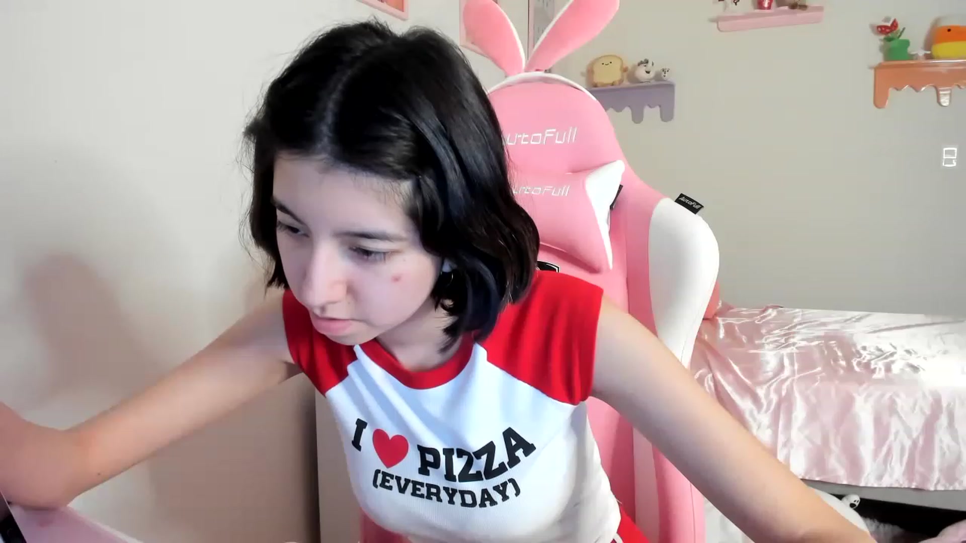 Gallery image thumbnail from Cherrycute666's myfreecams stream on, 06/09/2023, 02:30 image 18 of 20