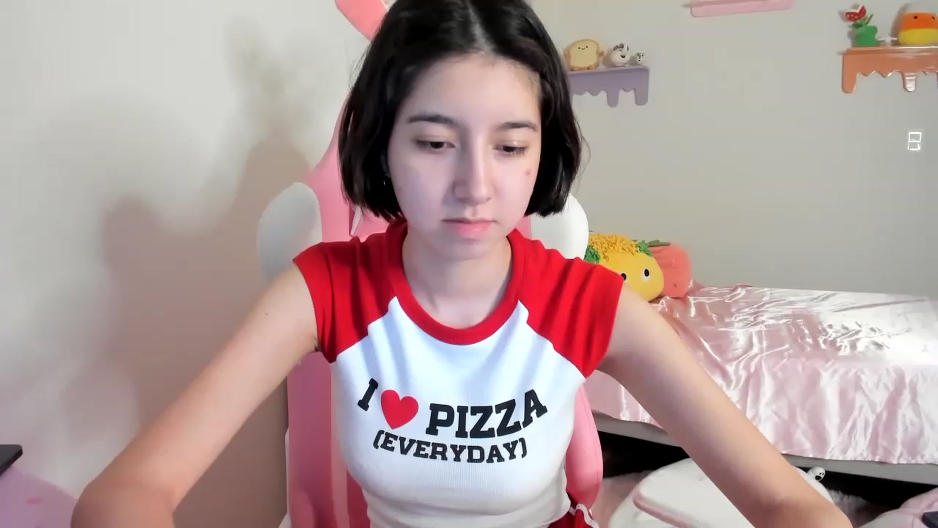 Gallery image thumbnail from Cherrycute666's myfreecams stream on, 06/09/2023, 04:19 image 1 of 20