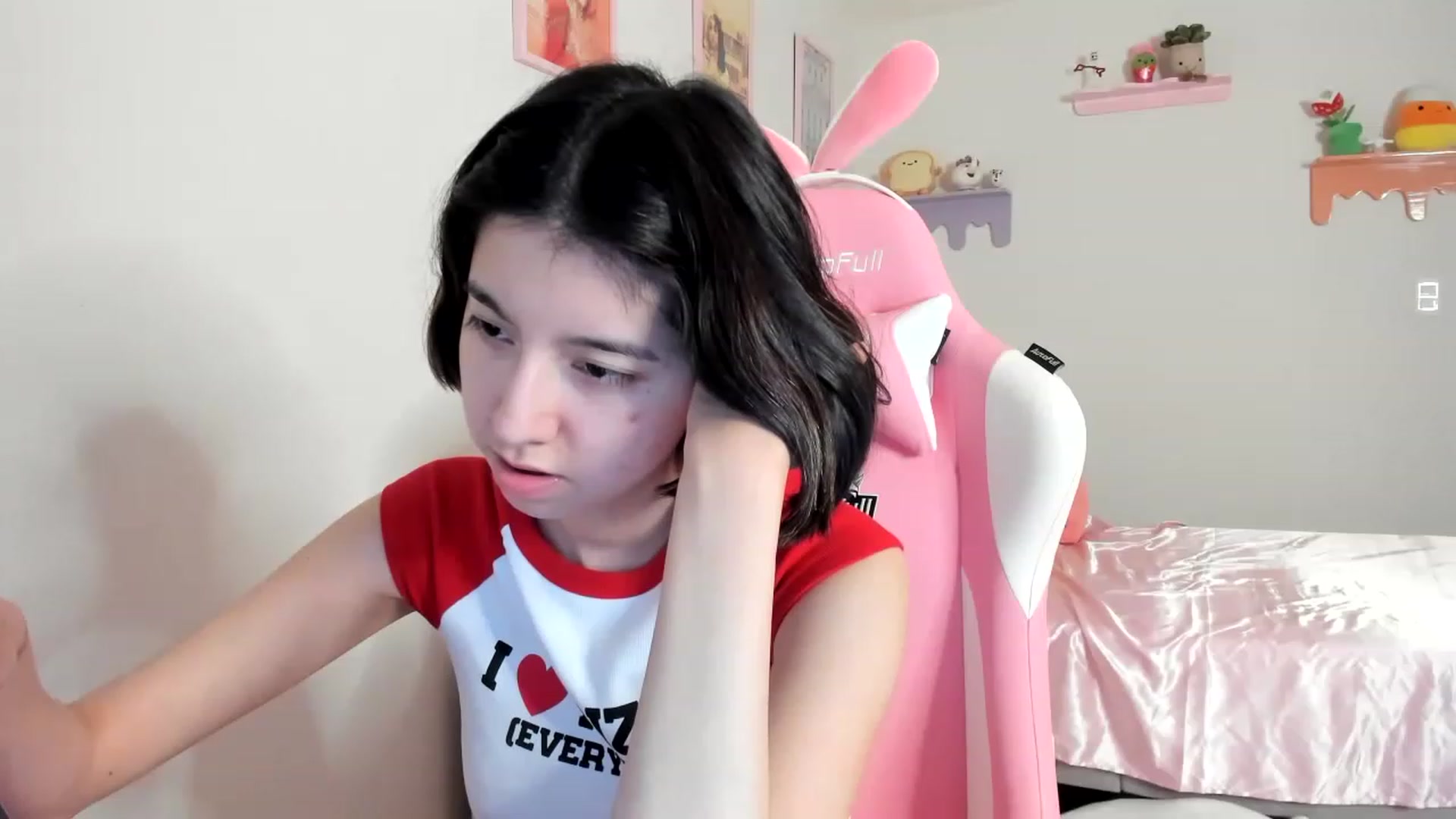 Gallery image thumbnail from Cherrycute666's myfreecams stream on, 06/09/2023, 04:19 image 18 of 20