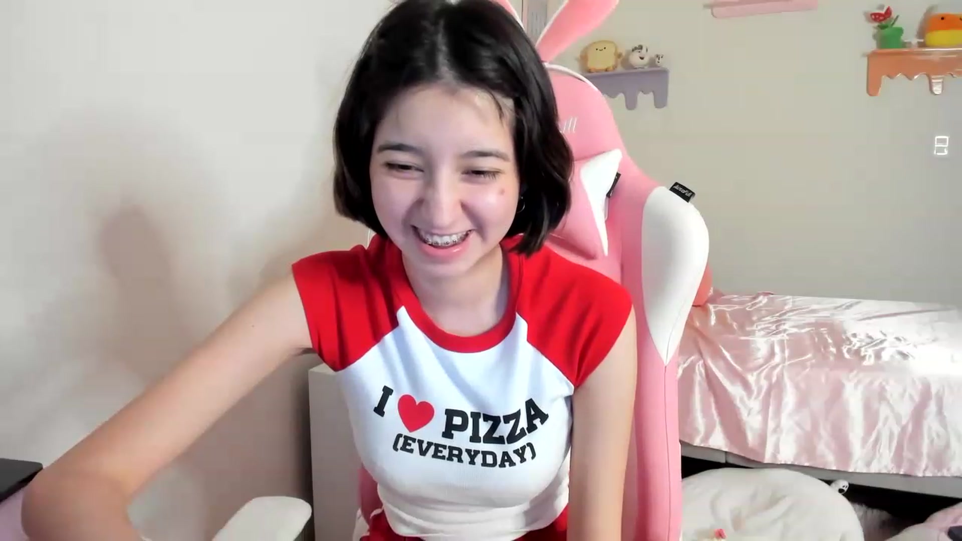 Gallery image thumbnail from Cherrycute666's myfreecams stream on, 06/09/2023, 04:19 image 4 of 20