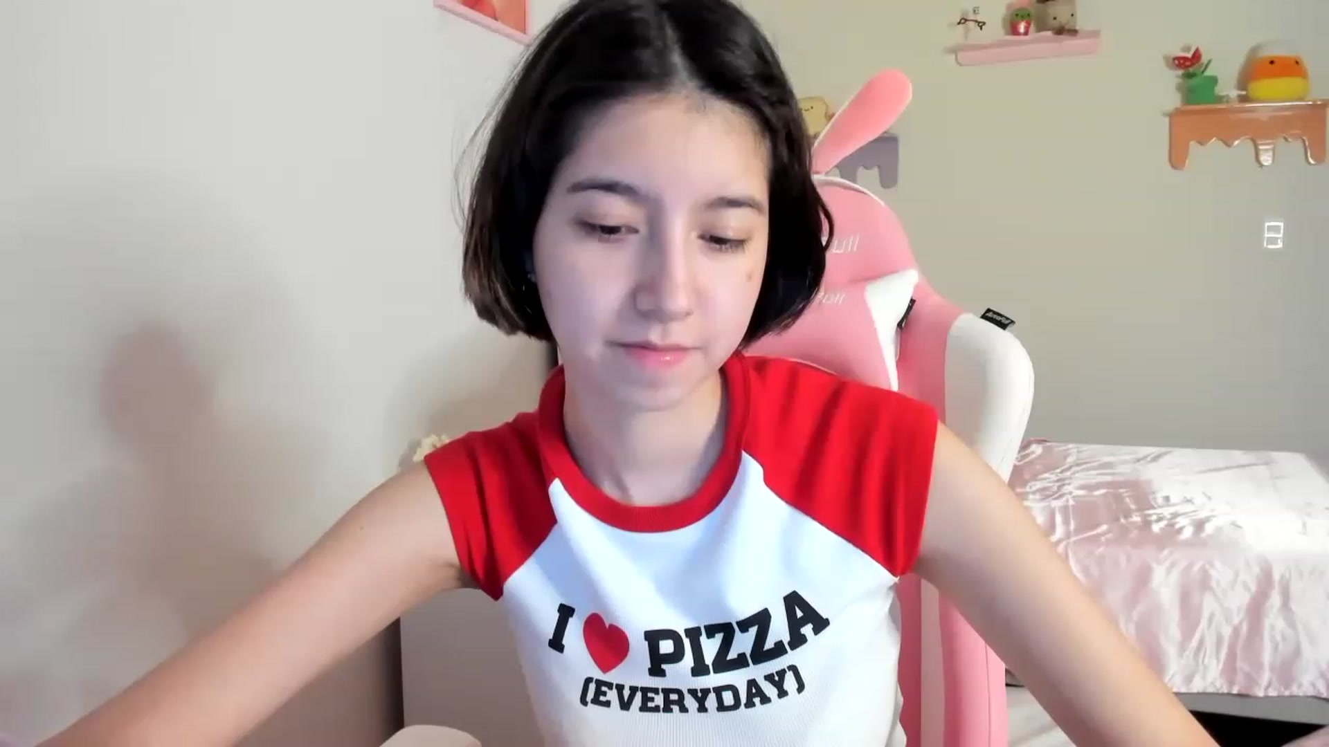 Gallery image thumbnail from Cherrycute666's myfreecams stream on, 06/09/2023, 07:50 image 7 of 20