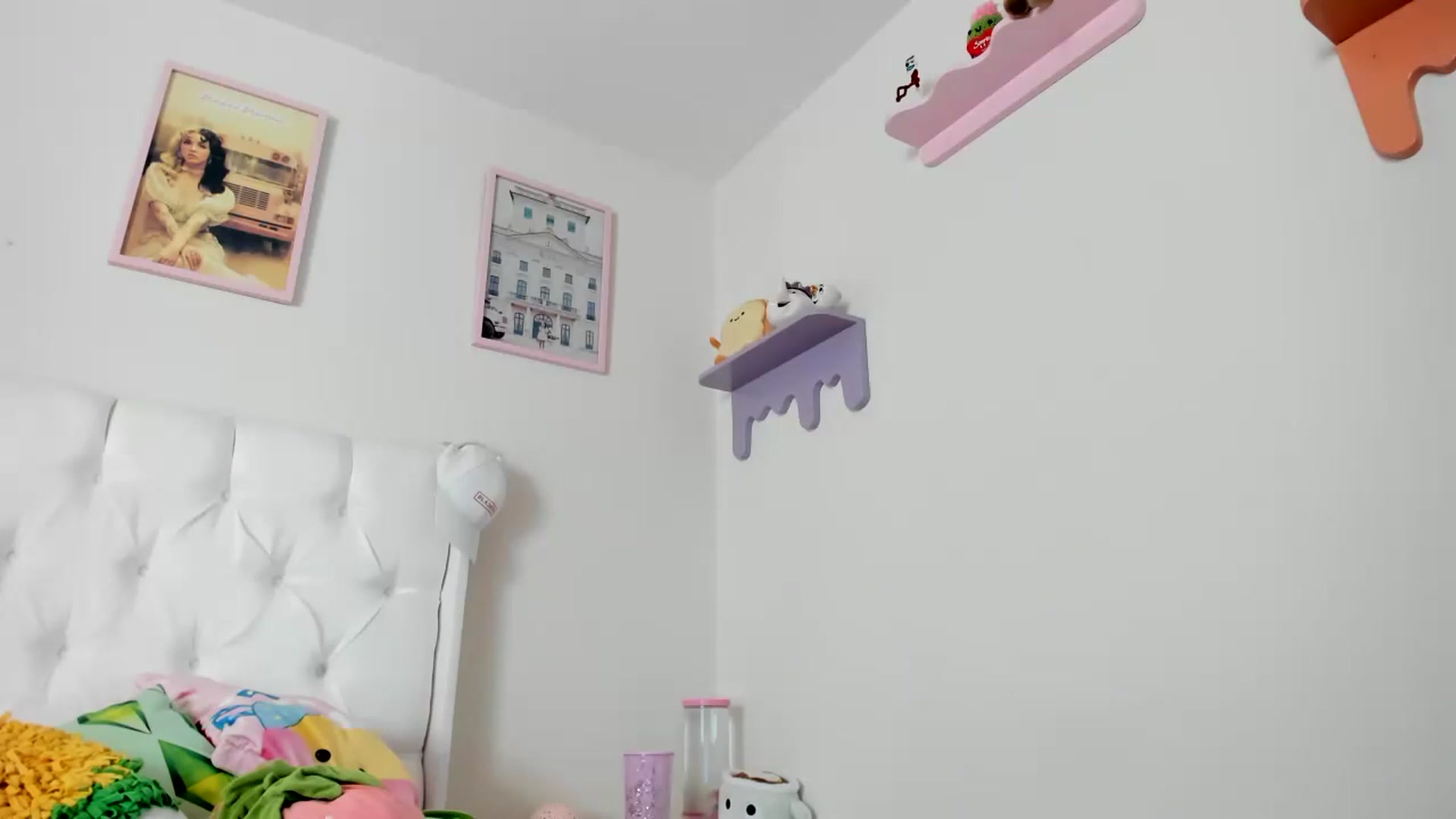 Gallery image thumbnail from Cherrycute666's myfreecams stream on, 06/09/2023, 21:07 image 2 of 20
