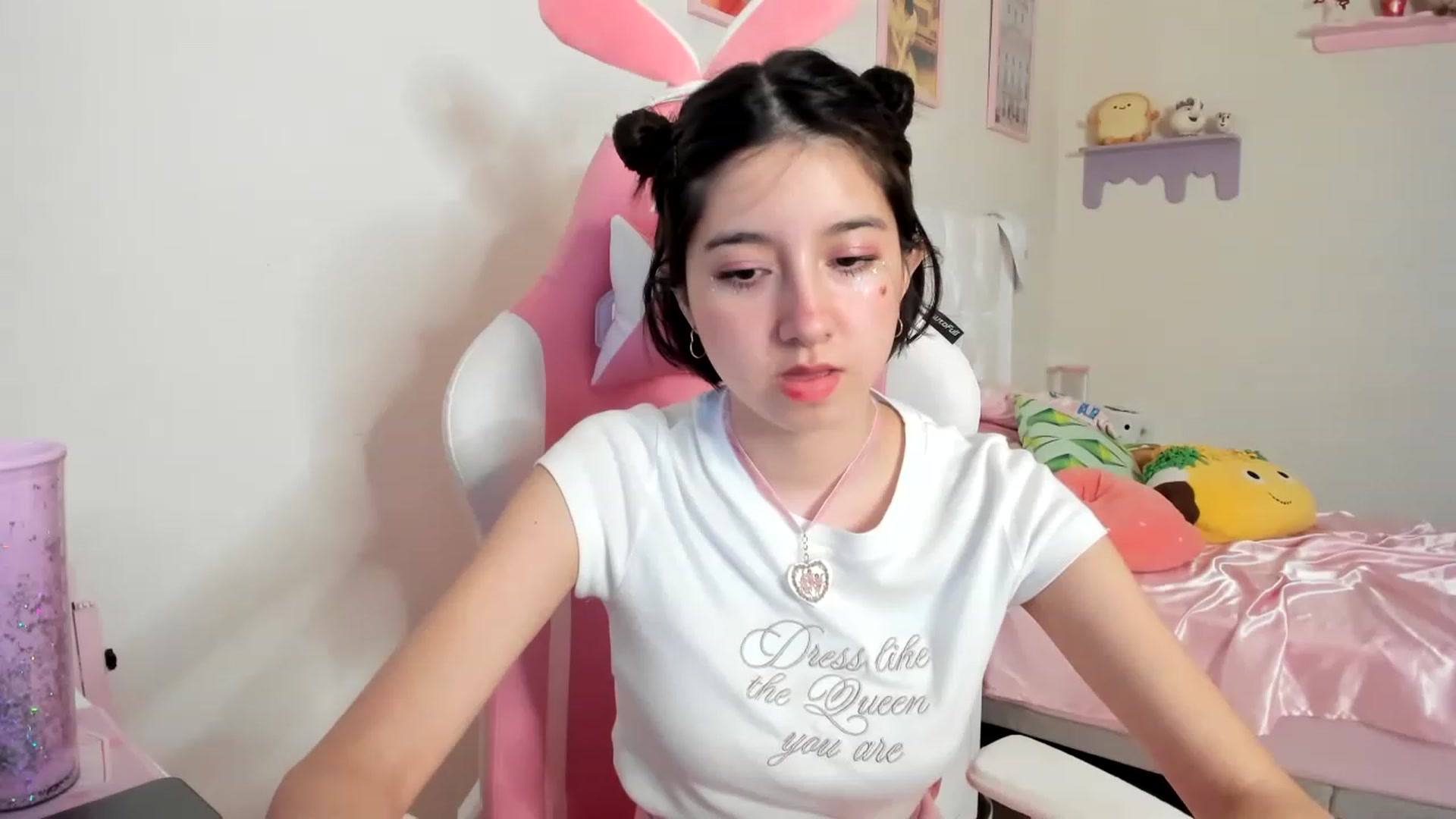 Gallery image thumbnail from Cherrycute666's myfreecams stream on, 06/10/2023, 02:26 image 7 of 20