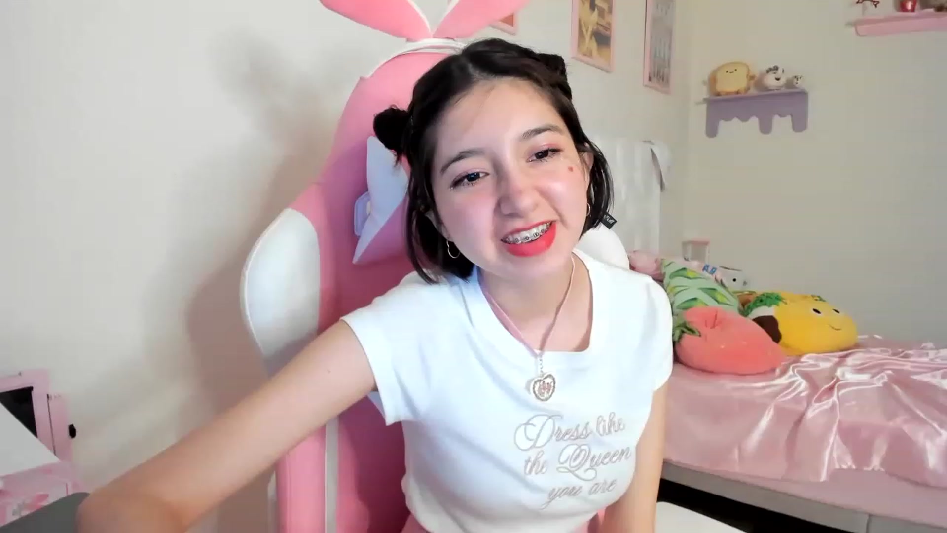Gallery image thumbnail from Cherrycute666's myfreecams stream on, 06/10/2023, 02:26 image 16 of 20