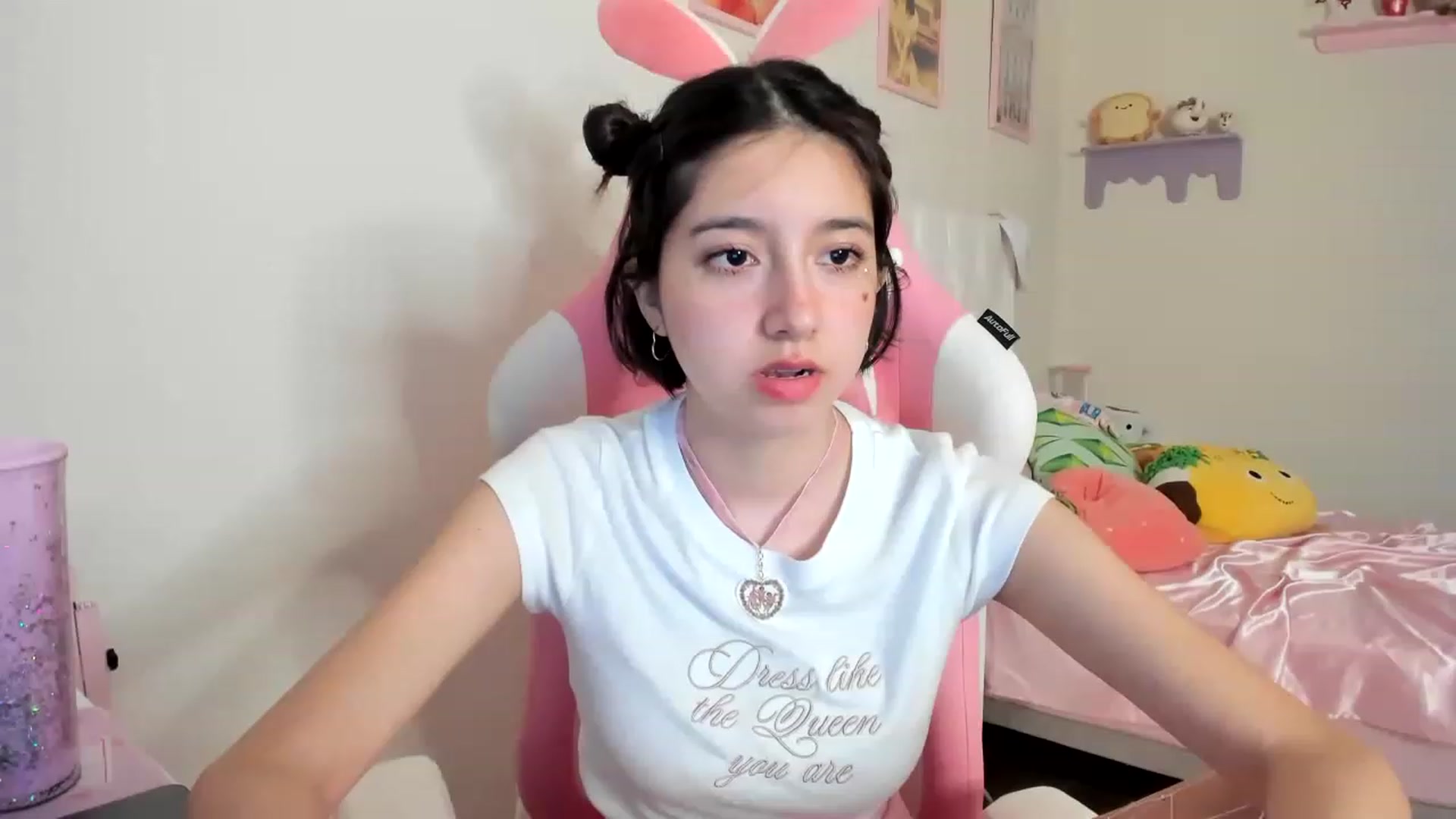 Gallery image thumbnail from Cherrycute666's myfreecams stream on, 06/10/2023, 02:26 image 10 of 20