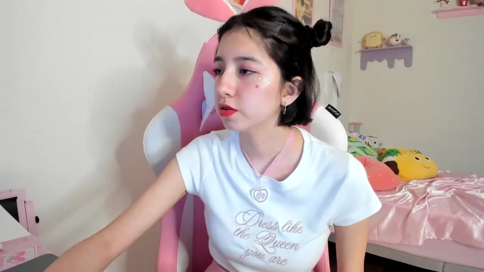 Gallery image thumbnail from Cherrycute666's myfreecams stream on, 06/10/2023, 02:26 image 13 of 20