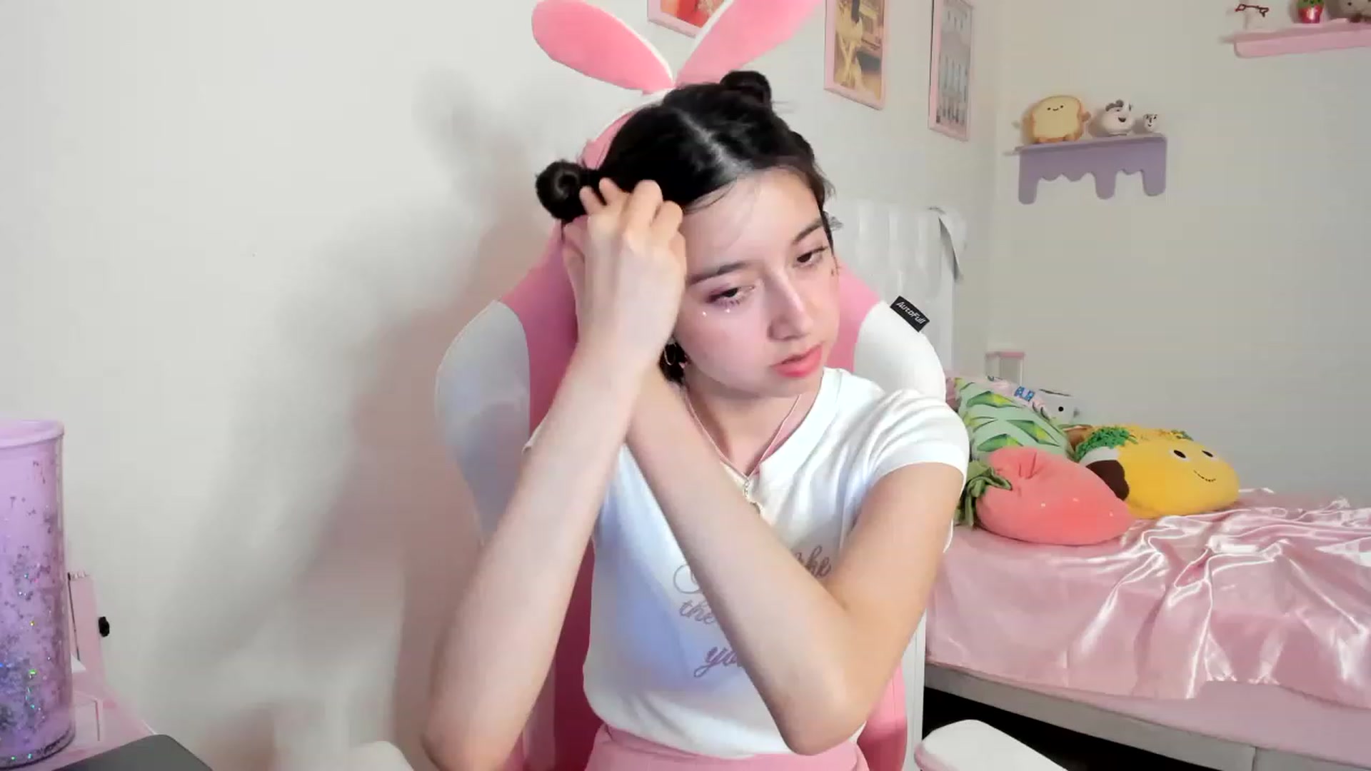 Gallery image thumbnail from Cherrycute666's myfreecams stream on, 06/10/2023, 02:26 image 5 of 20