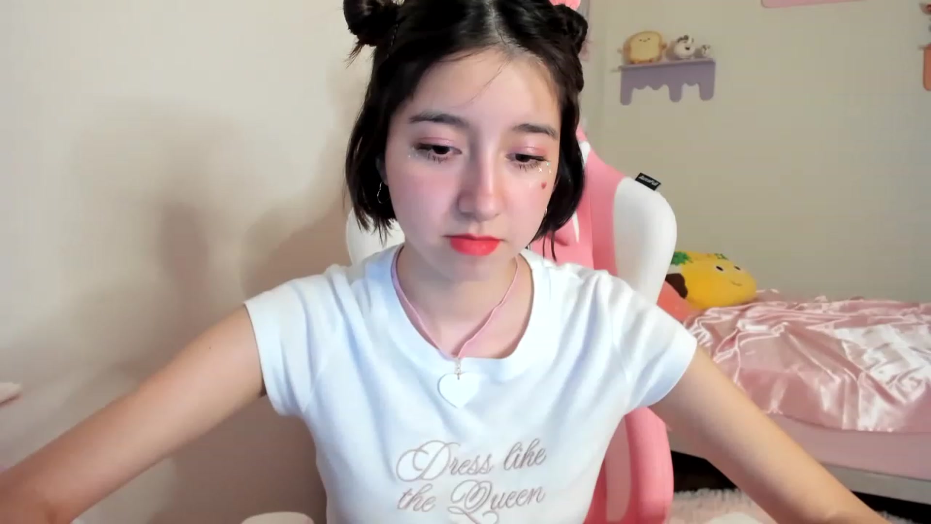 Gallery image thumbnail from Cherrycute666's myfreecams stream on, 06/10/2023, 03:51 image 4 of 20