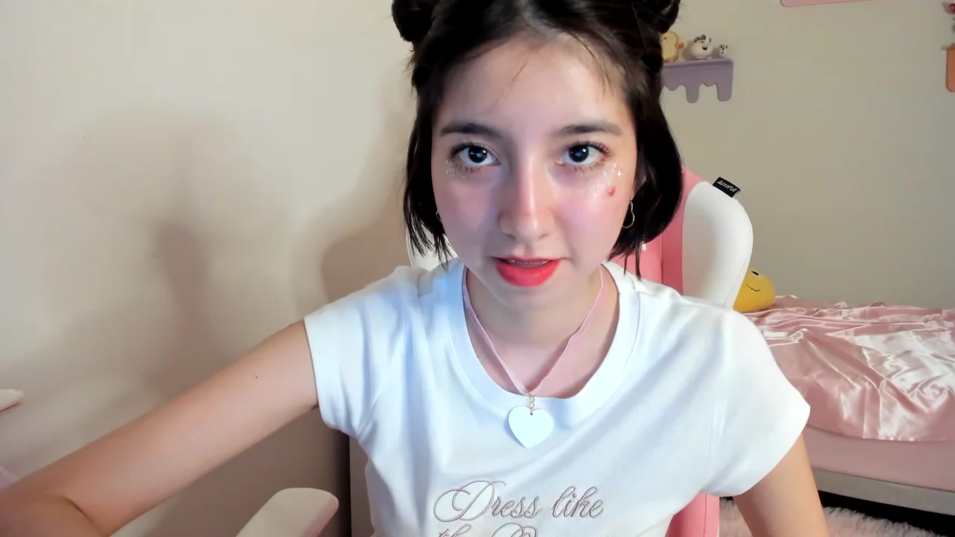 Gallery image thumbnail from Cherrycute666's myfreecams stream on, 06/10/2023, 03:51 image 5 of 20