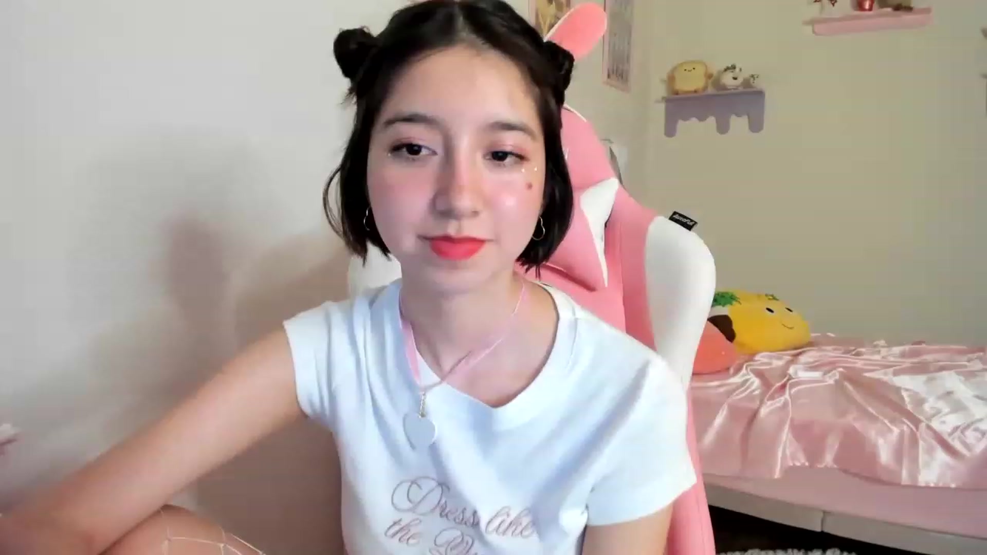 Gallery image thumbnail from Cherrycute666's myfreecams stream on, 06/10/2023, 03:51 image 16 of 20