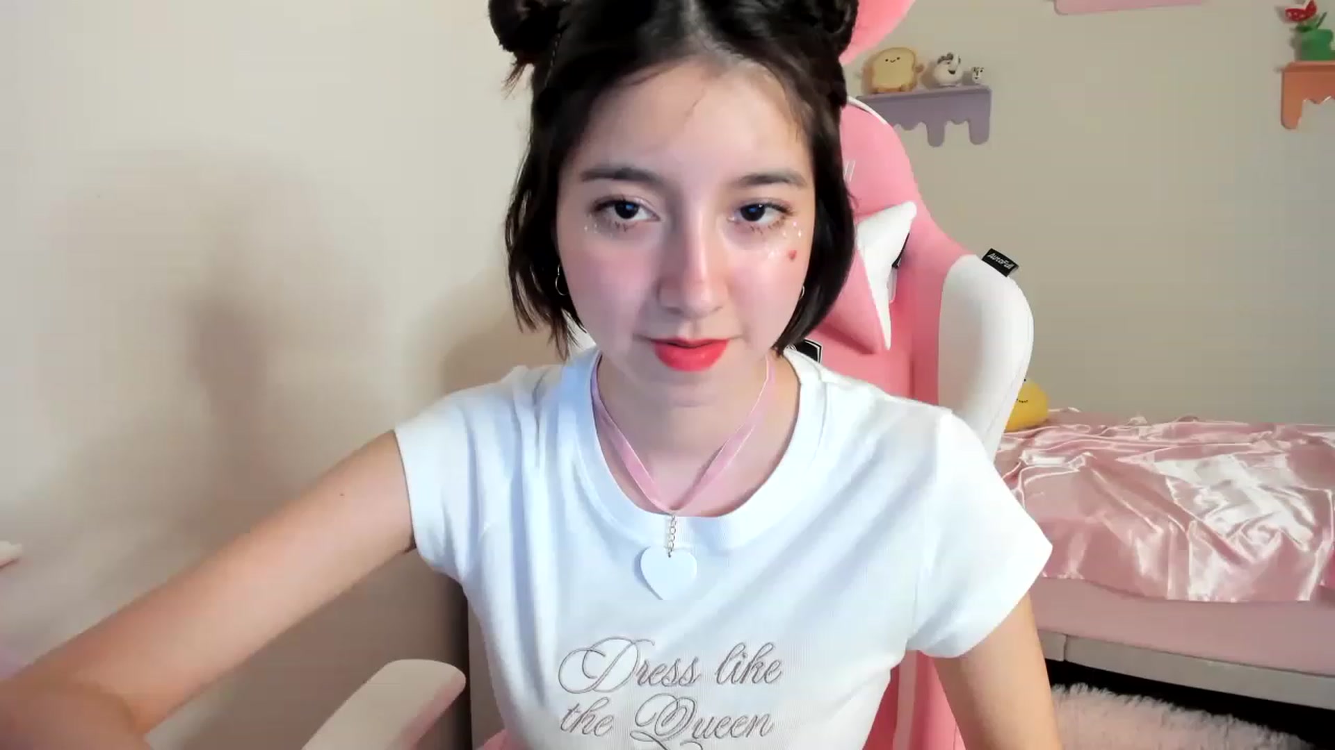 Gallery image thumbnail from Cherrycute666's myfreecams stream on, 06/10/2023, 03:51 image 3 of 20